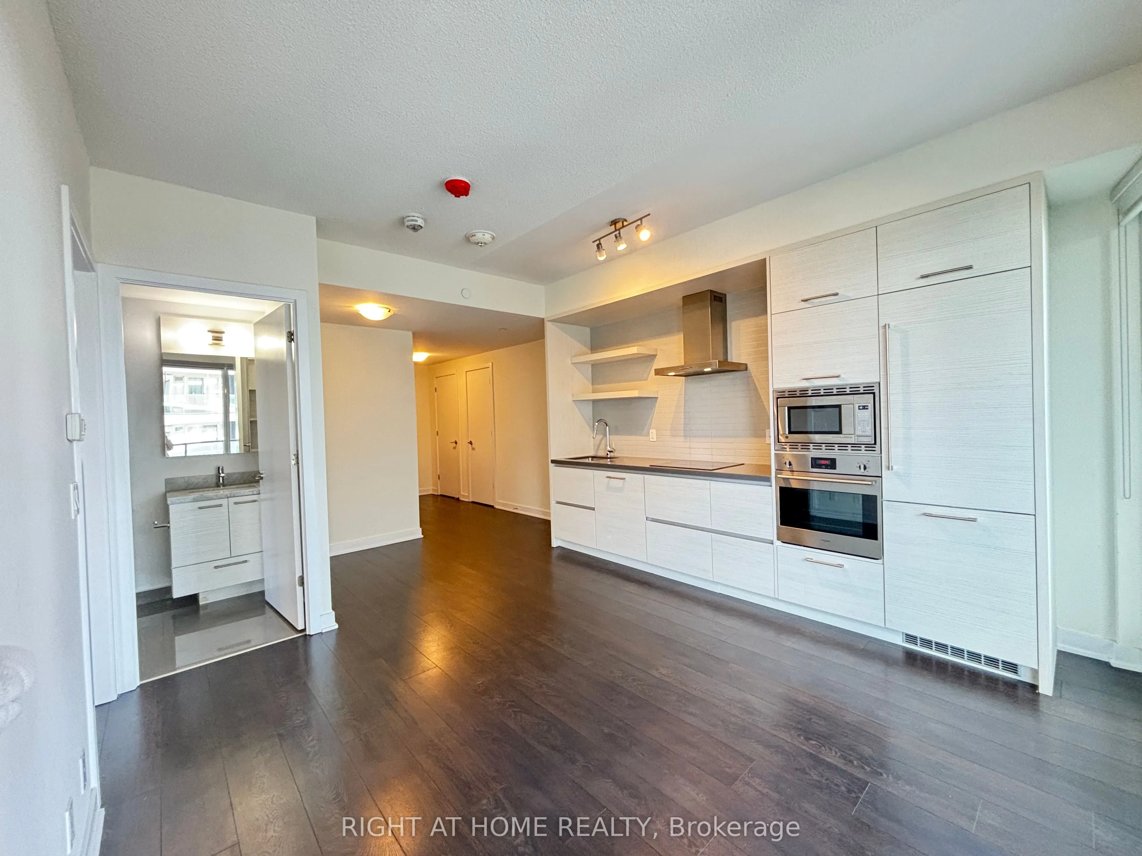 2221 Yonge Street #1205