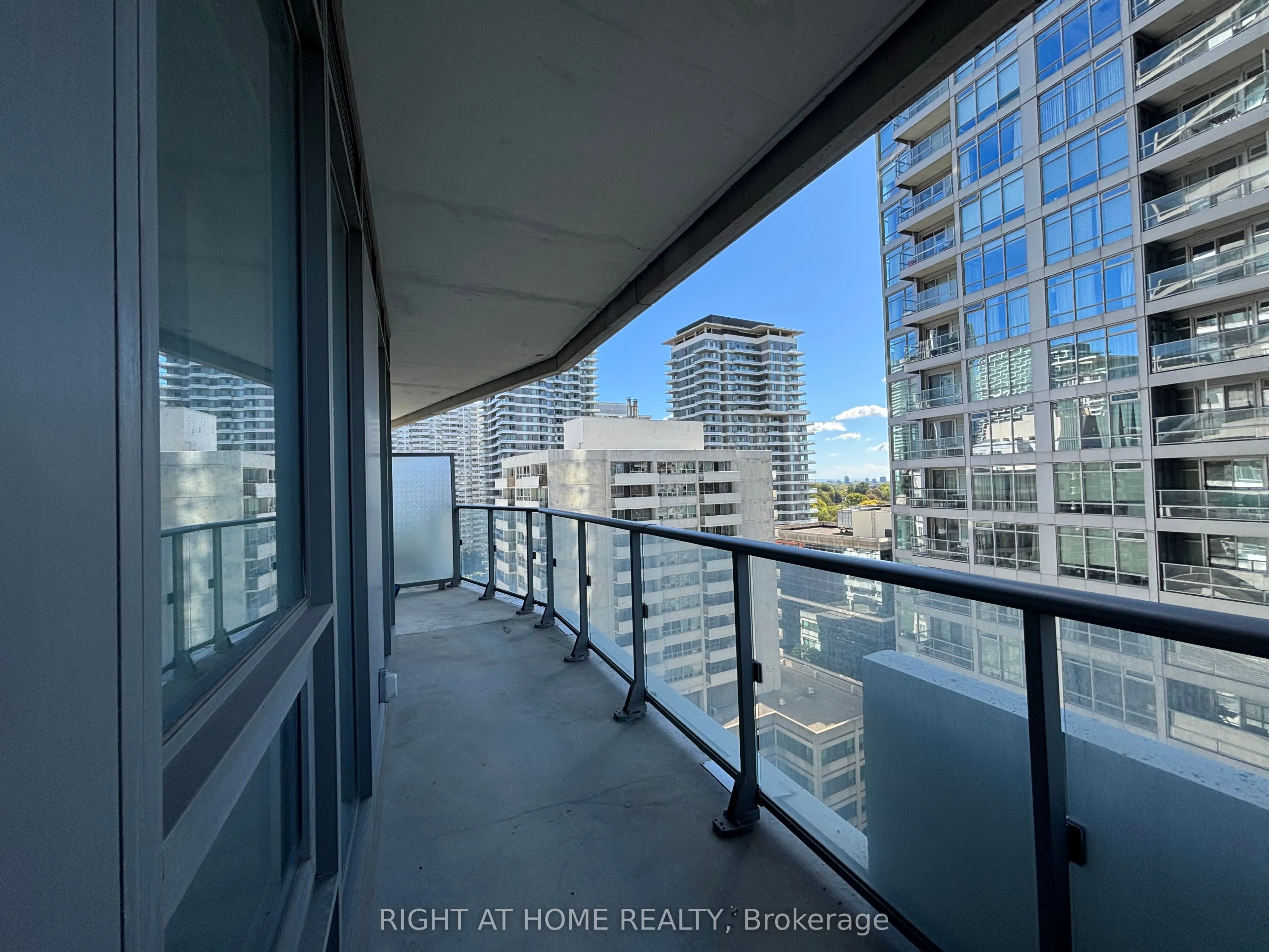 2221 Yonge Street #1205
