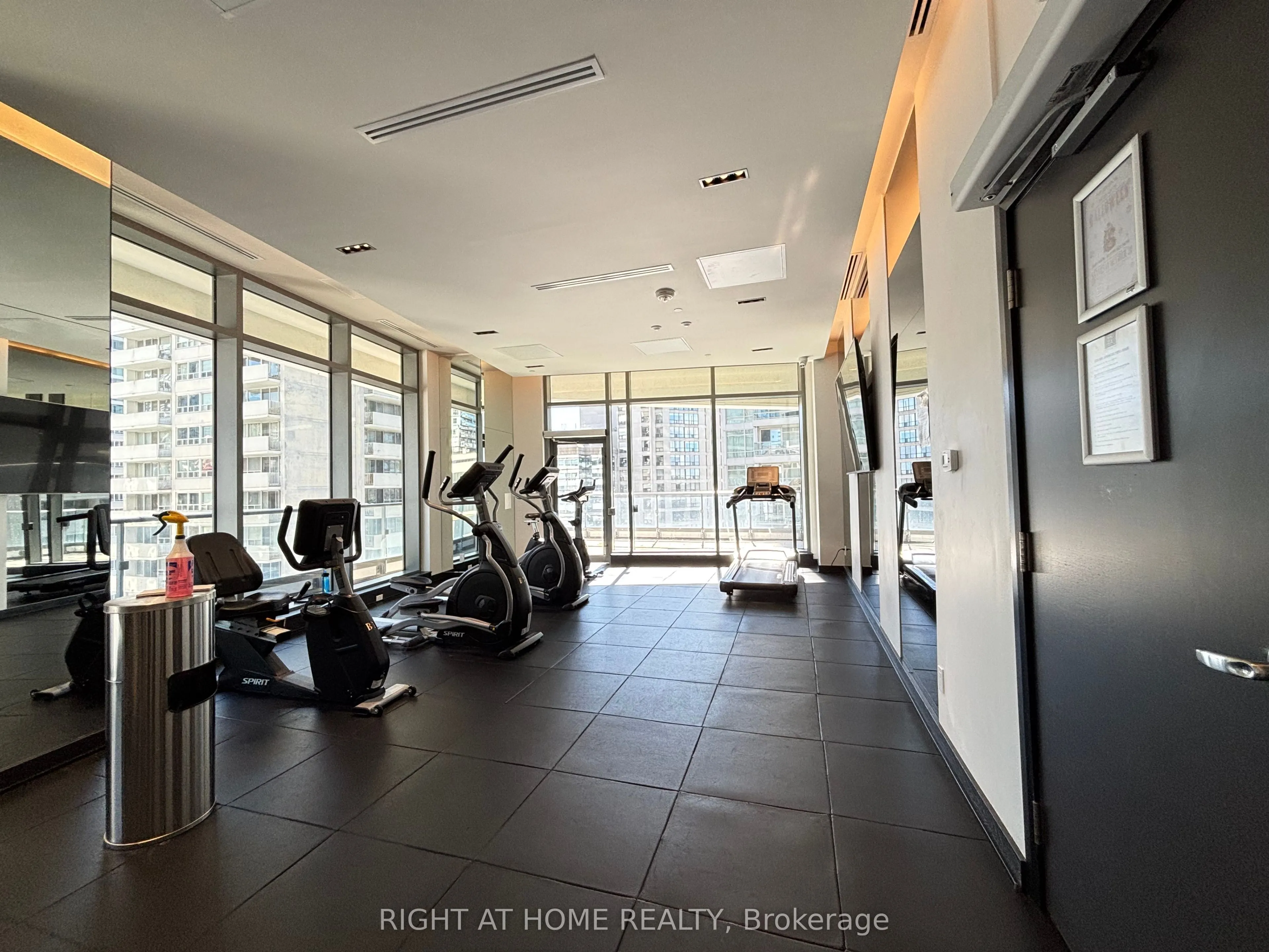 2221 Yonge Street #1205