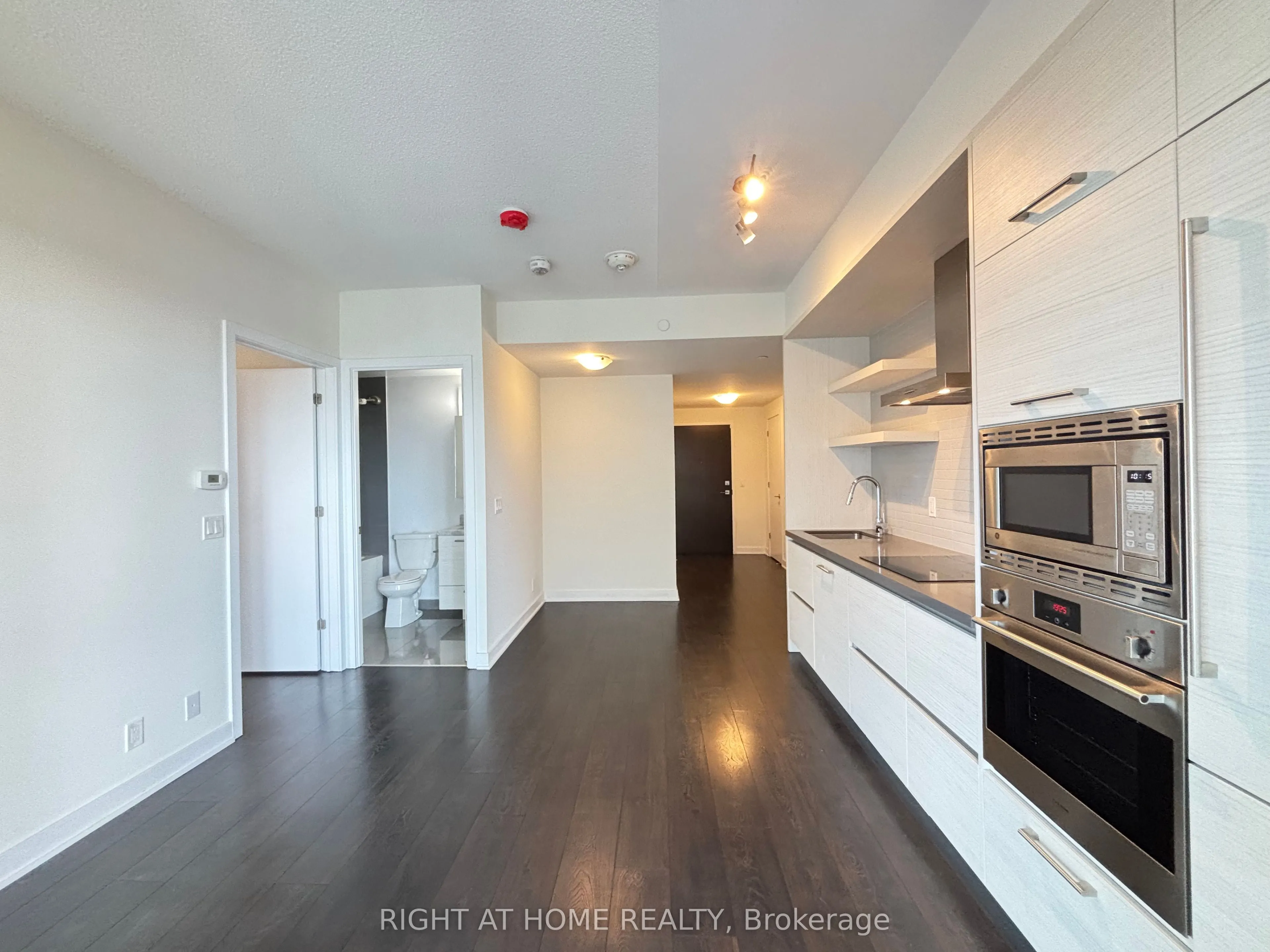 2221 Yonge Street #1205