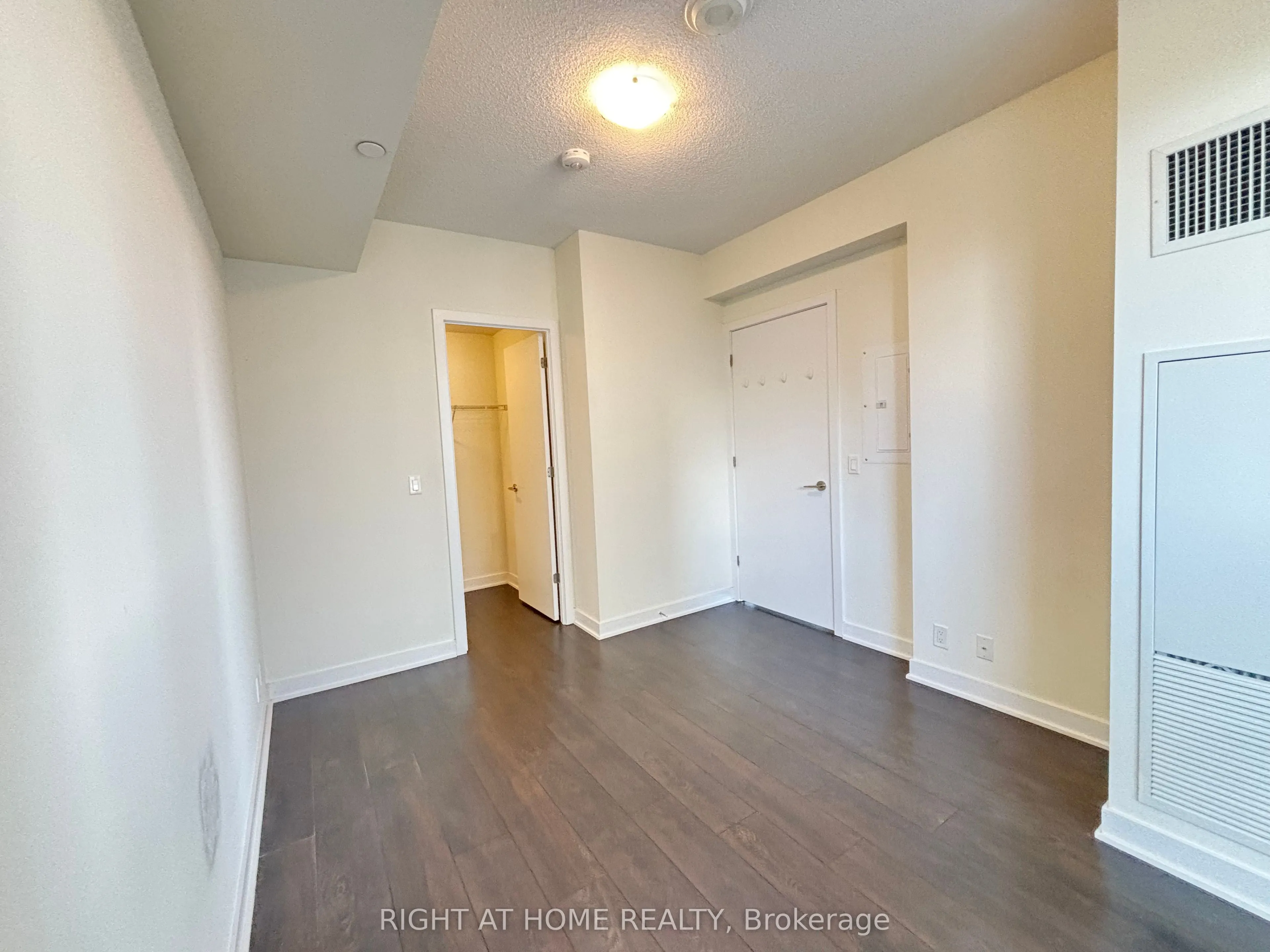 2221 Yonge Street #1205