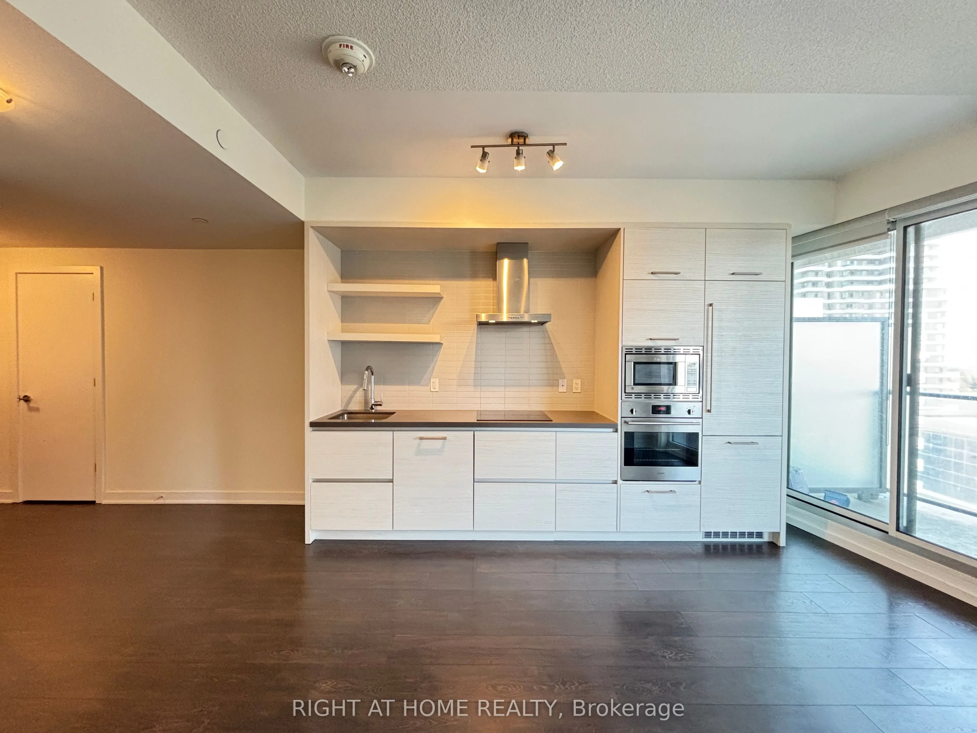 2221 Yonge Street #1205