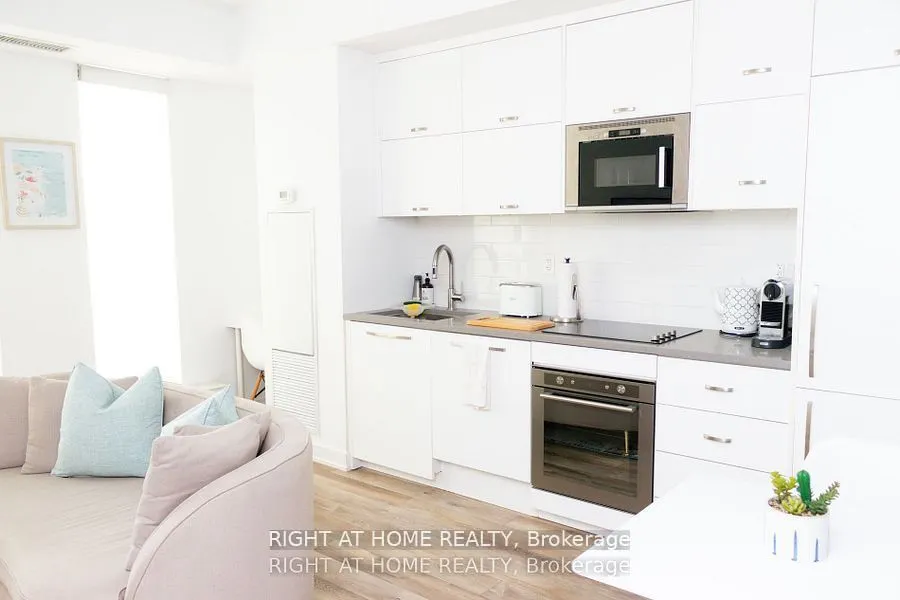 106 Dovercourt Road #515