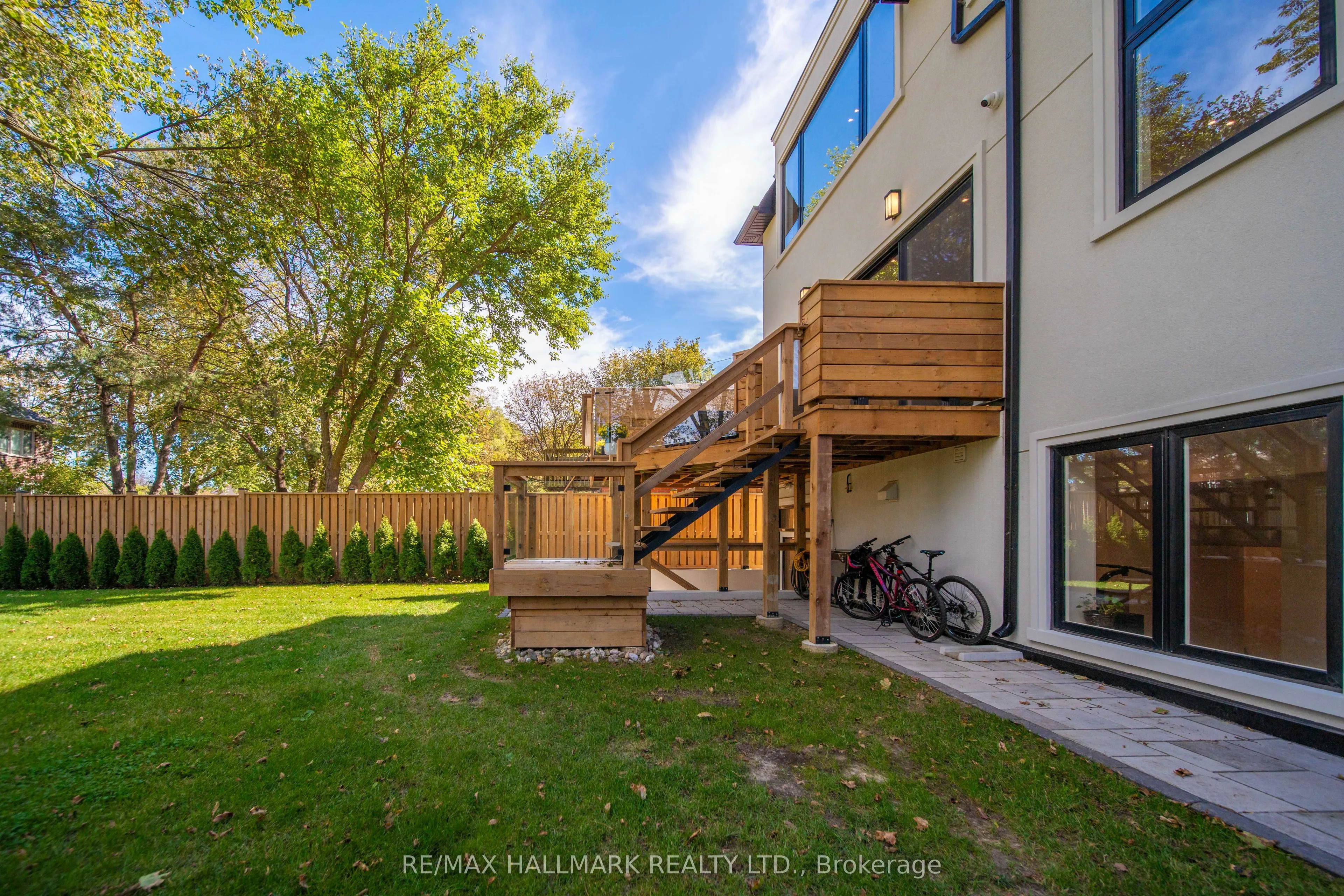 27 Collinson Boulevard