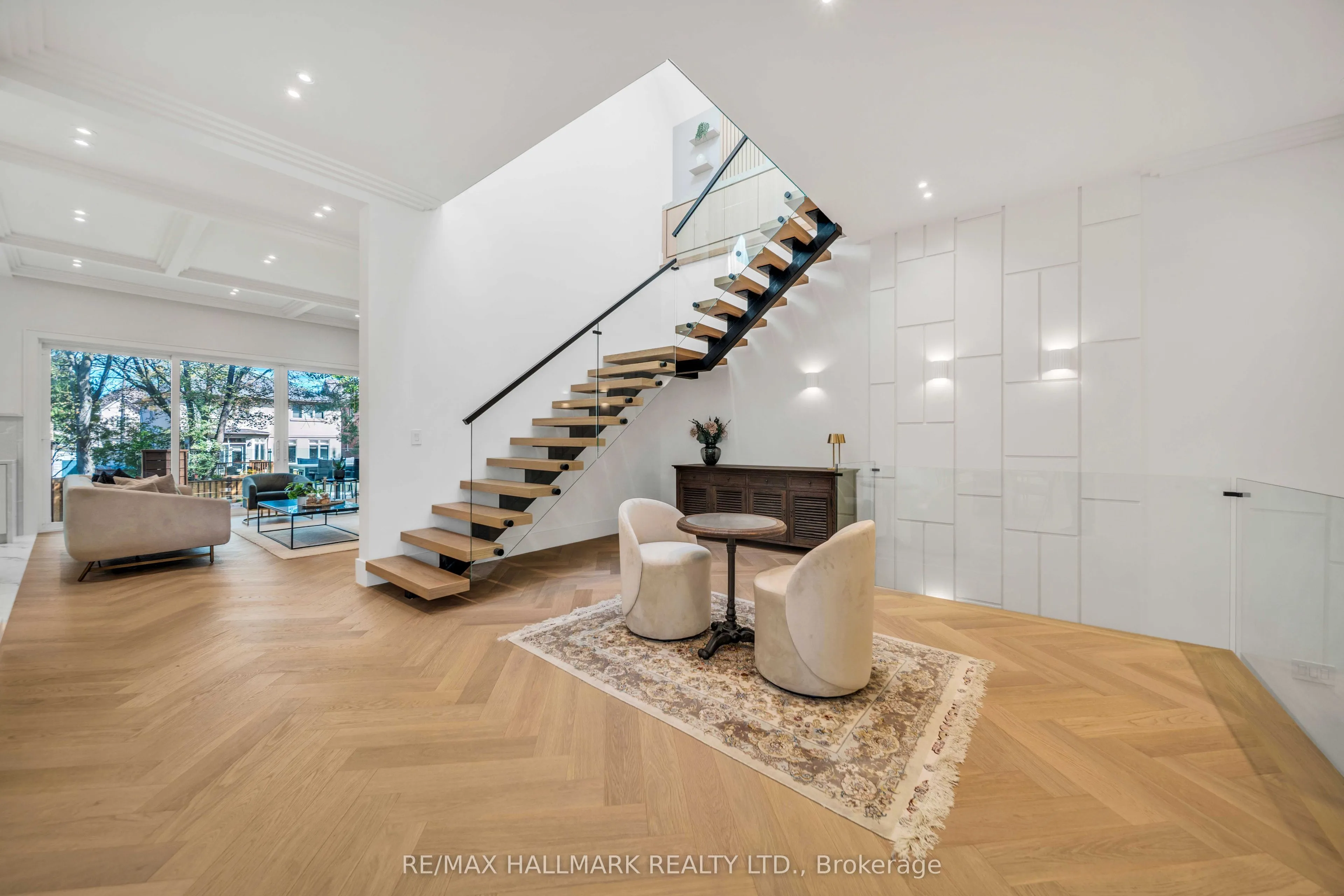 27 Collinson Boulevard