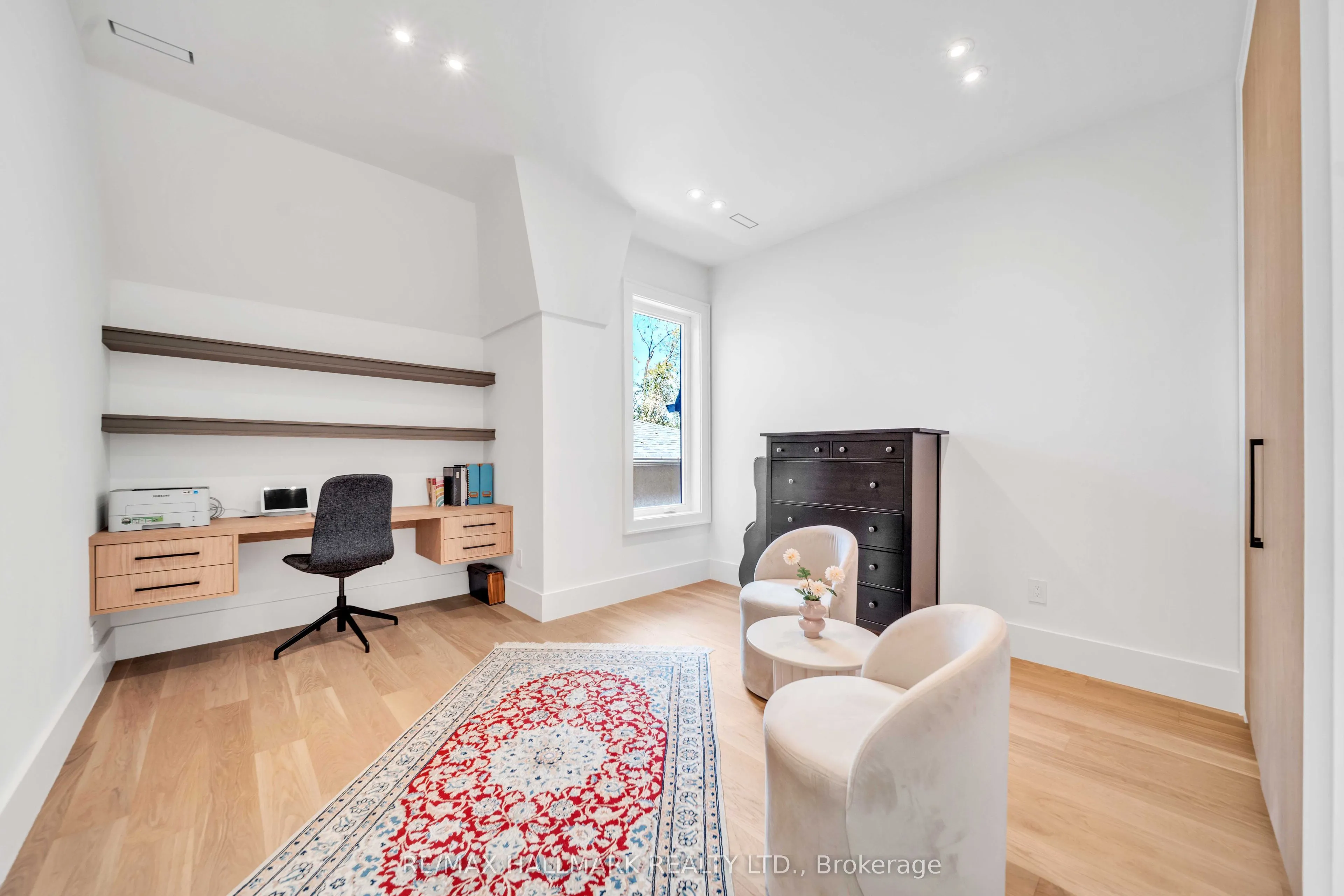 27 Collinson Boulevard