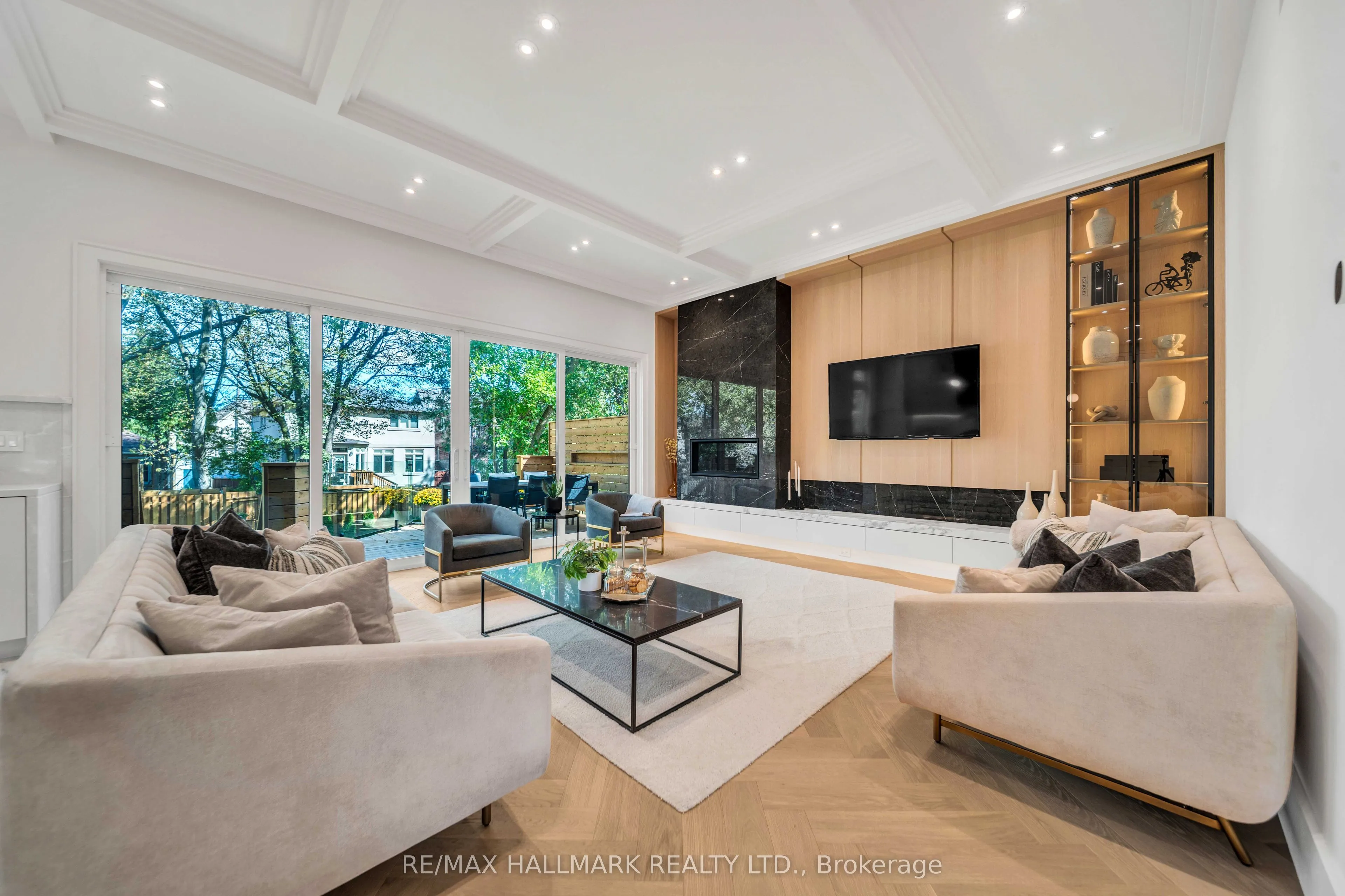 27 Collinson Boulevard