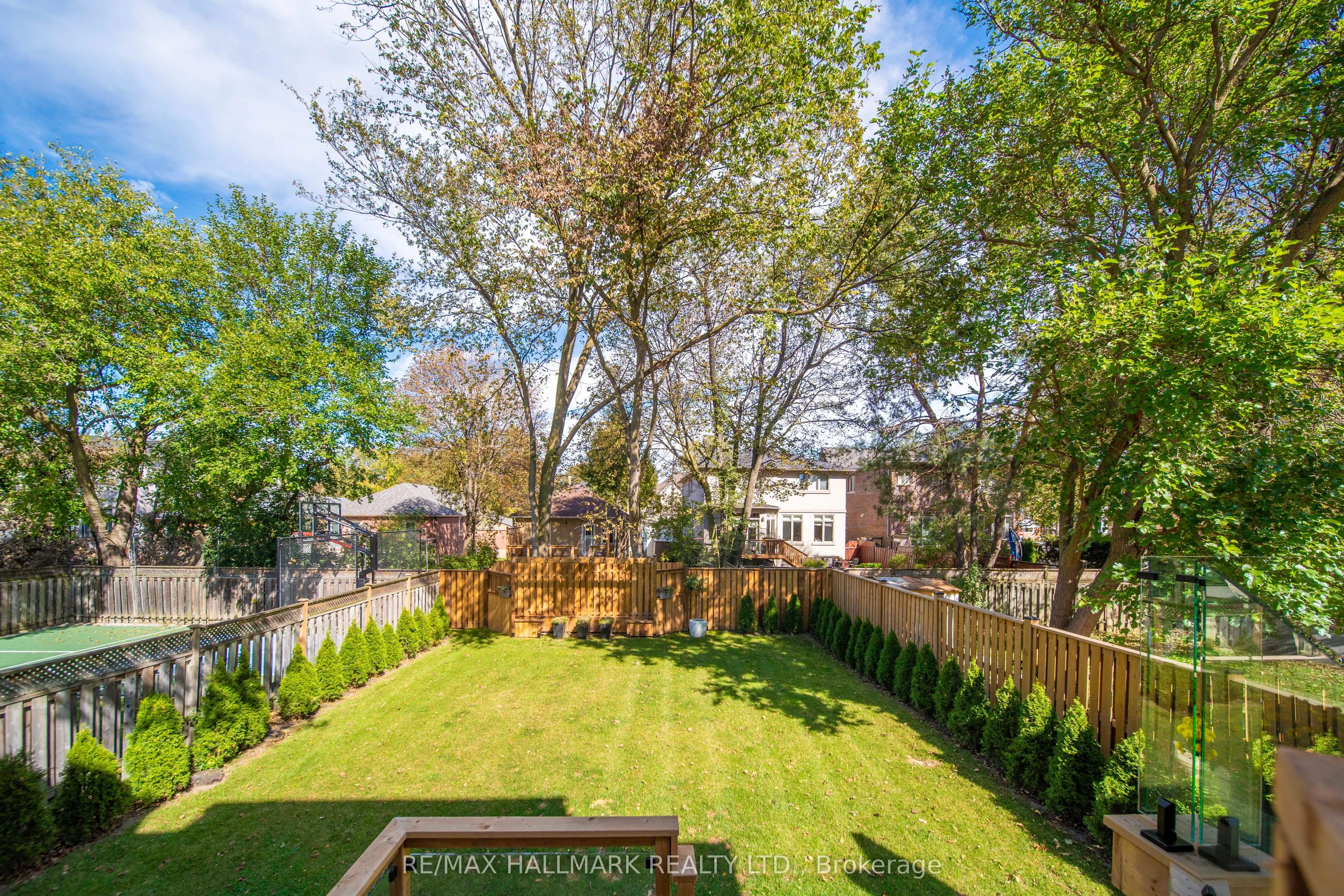 27 Collinson Boulevard