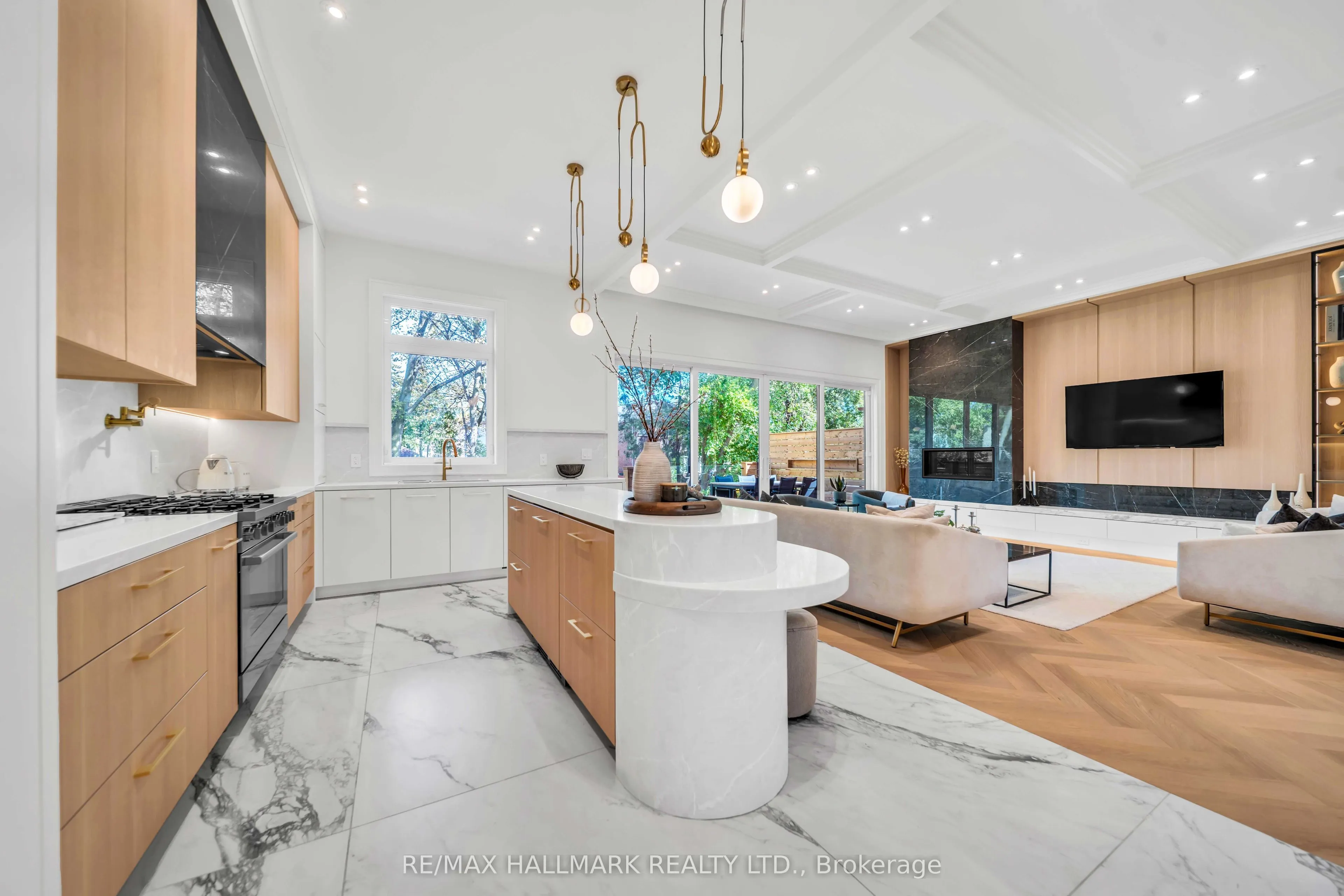 27 Collinson Boulevard