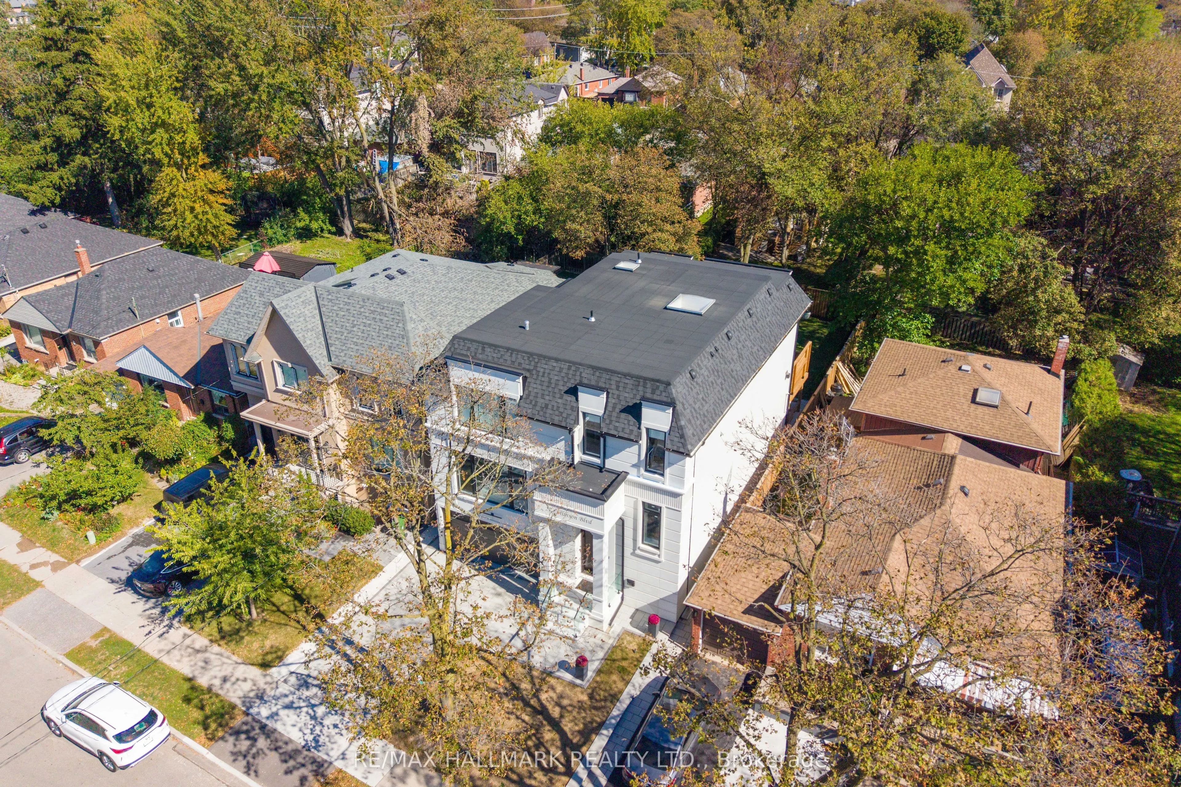 27 Collinson Boulevard