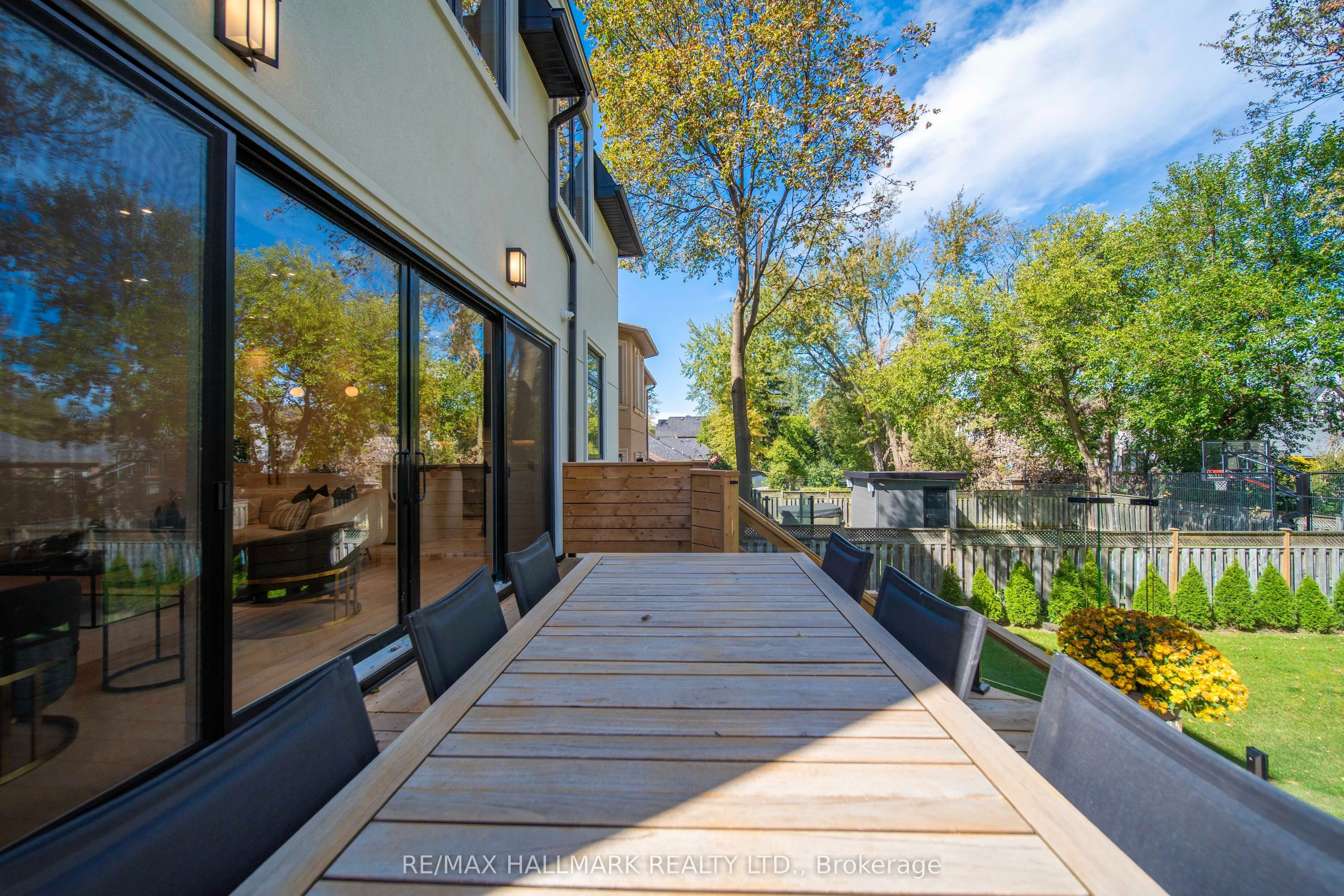 27 Collinson Boulevard