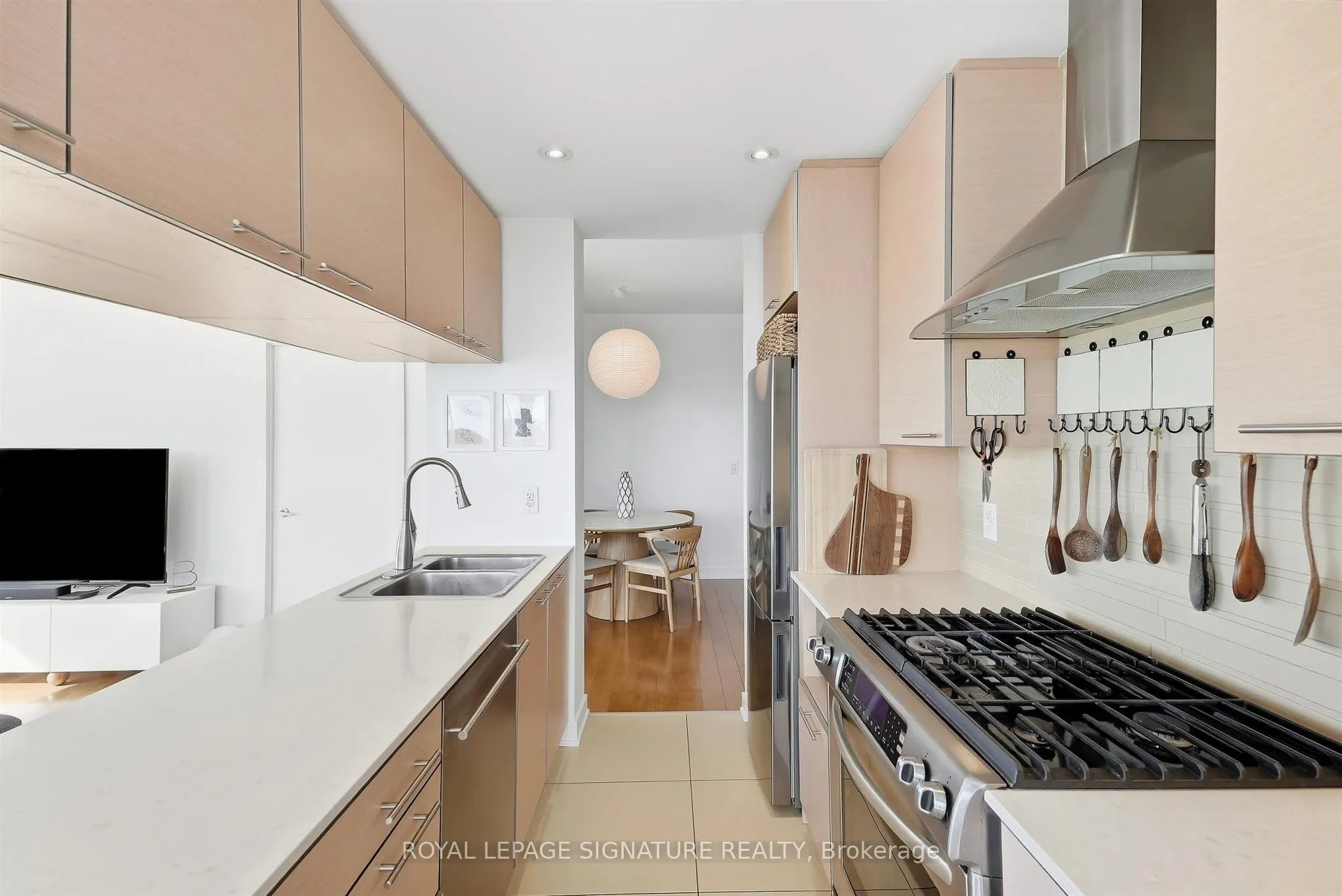 1 Market Street #1611