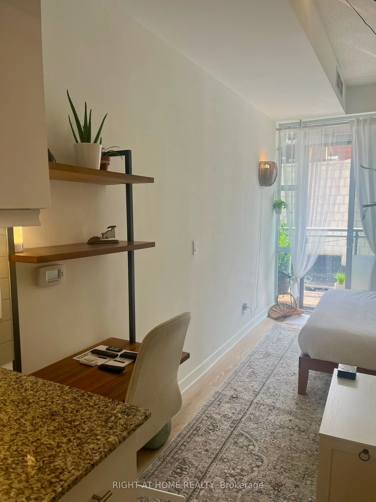 10 Willison Square #205