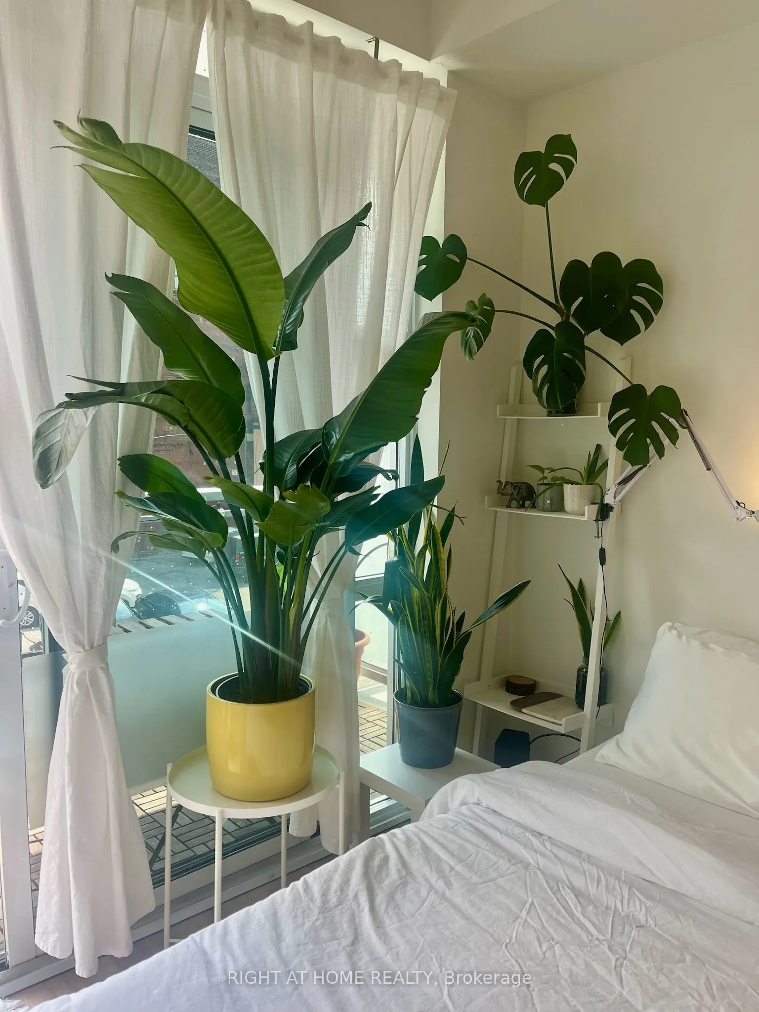 10 Willison Square #205