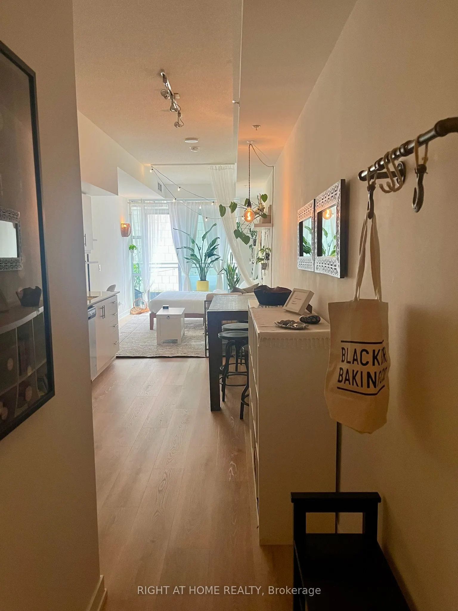 10 Willison Square #205