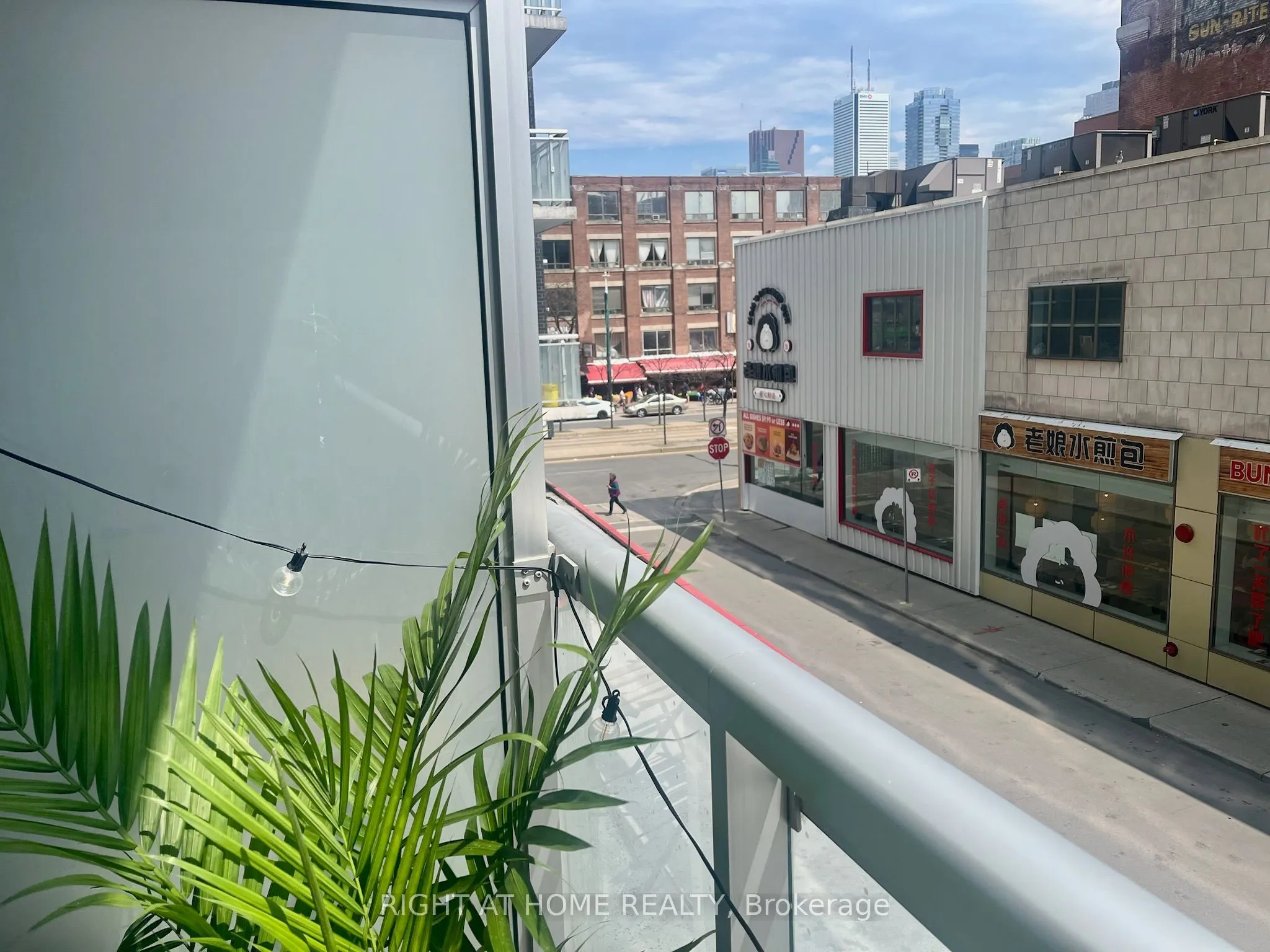10 Willison Square #205