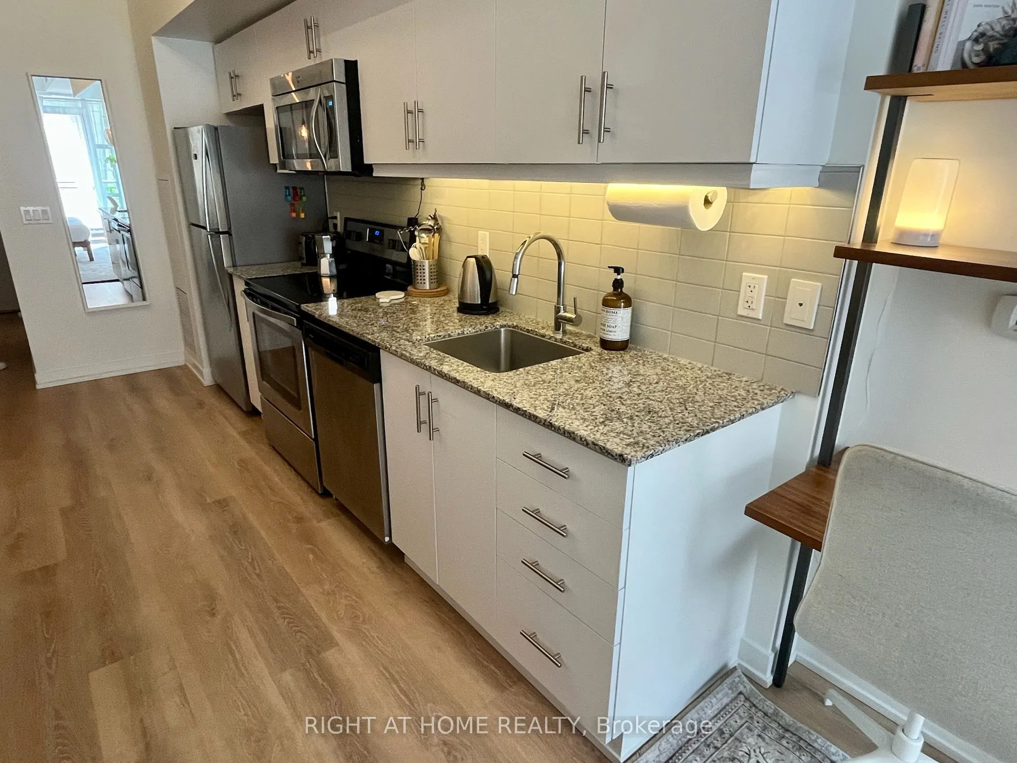 10 Willison Square #205