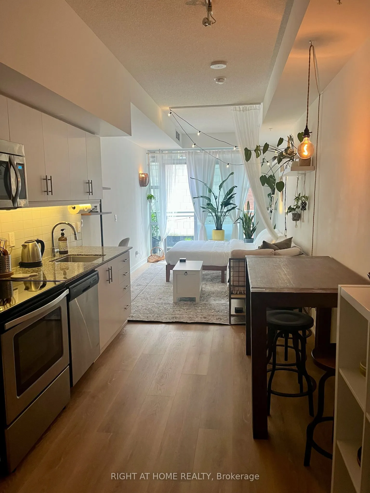 10 Willison Square #205
