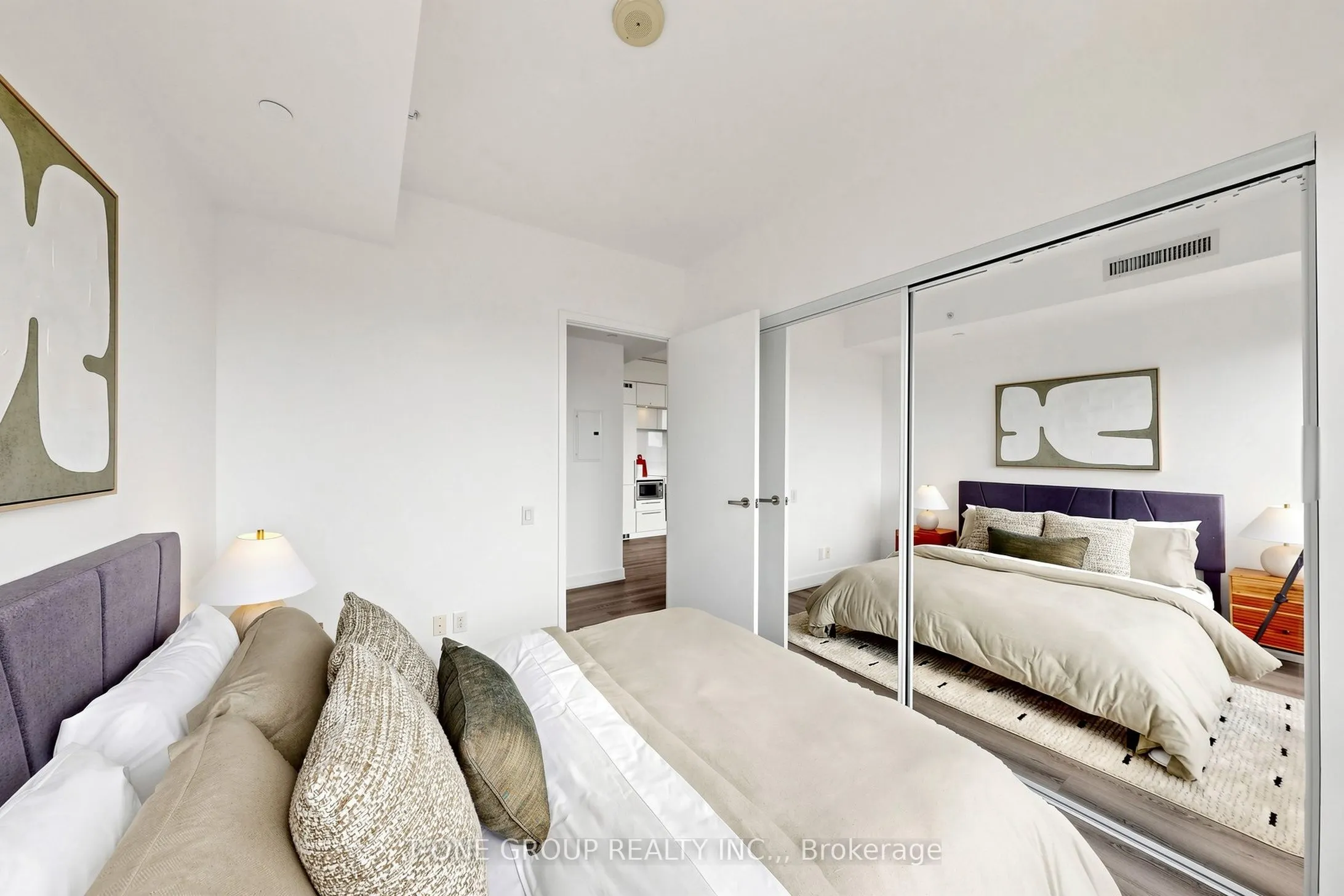 15 Grenville Street #3403