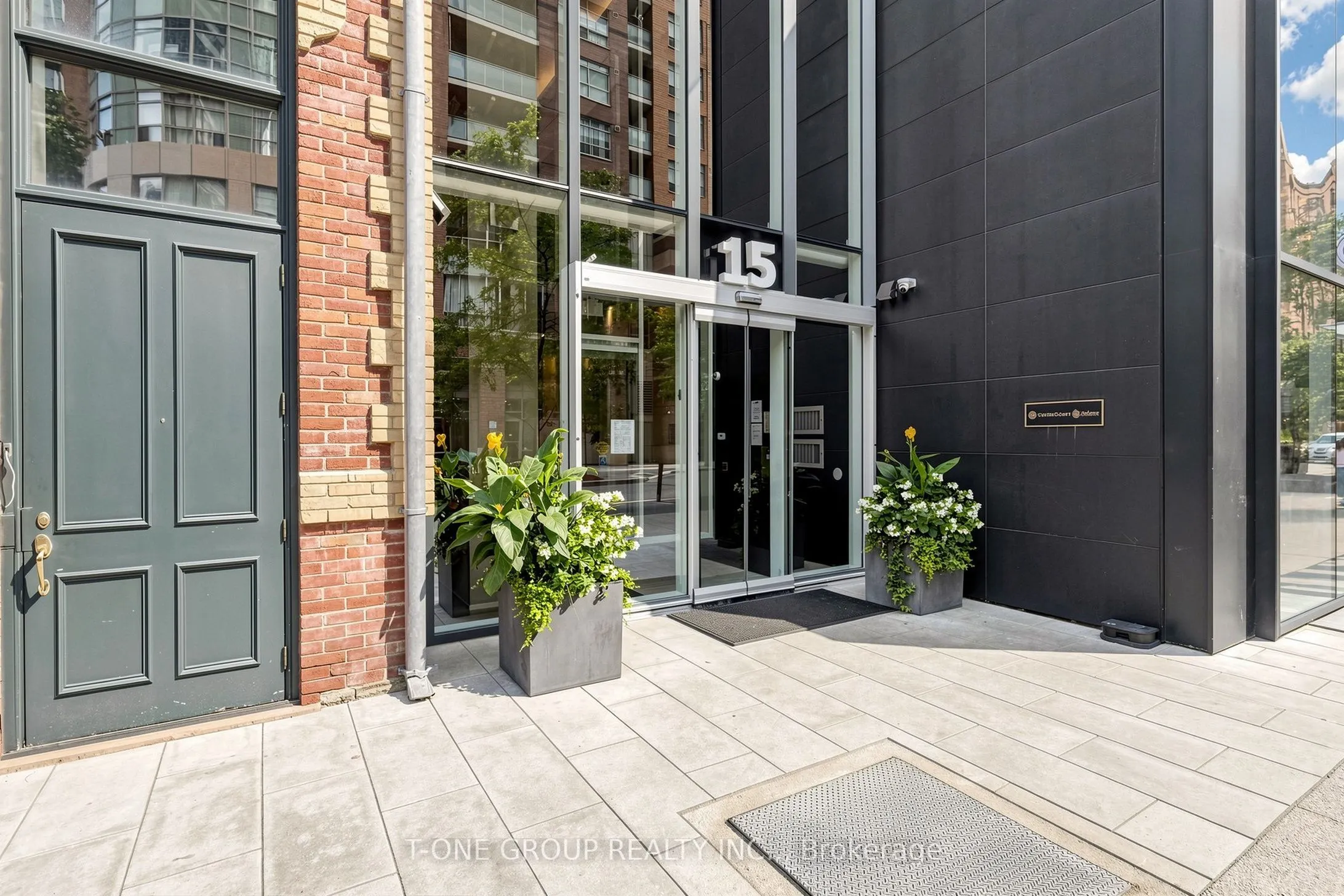 15 Grenville Street #3403