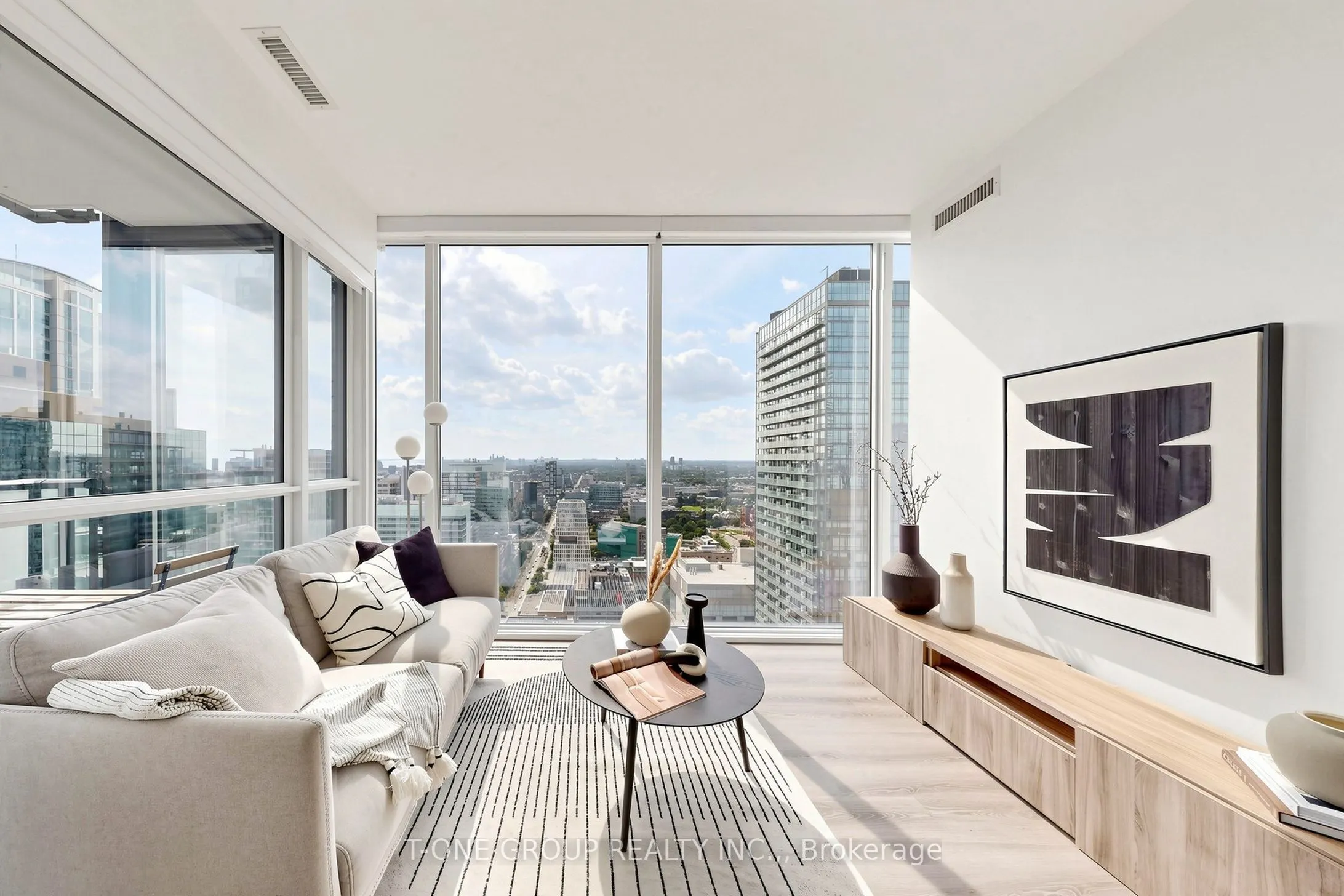 15 Grenville Street #3403