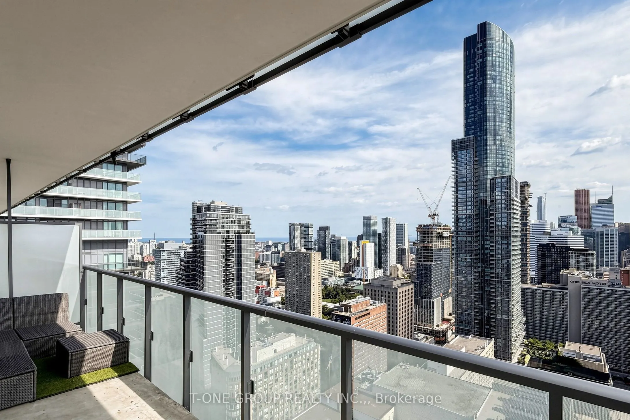15 Grenville Street #3403