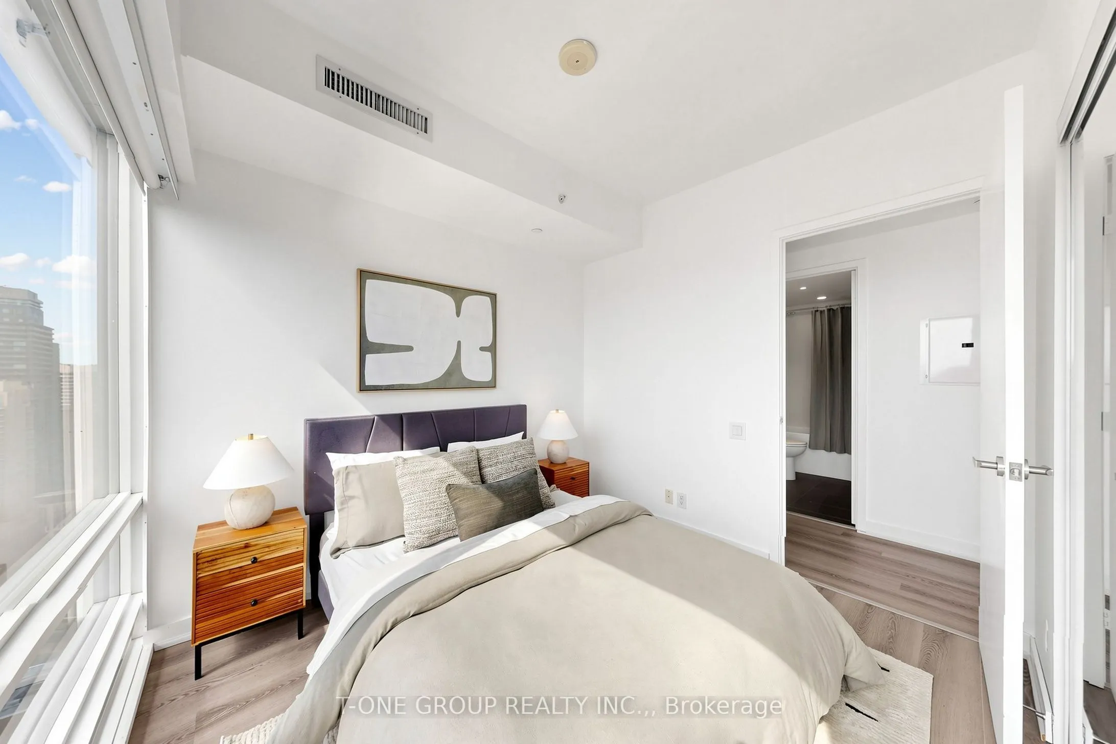 15 Grenville Street #3403
