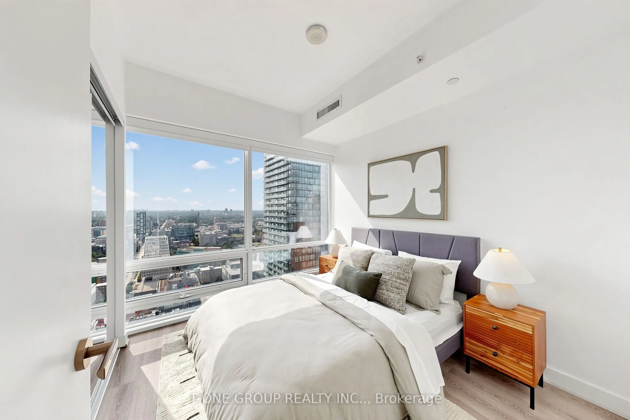 15 Grenville Street #3403