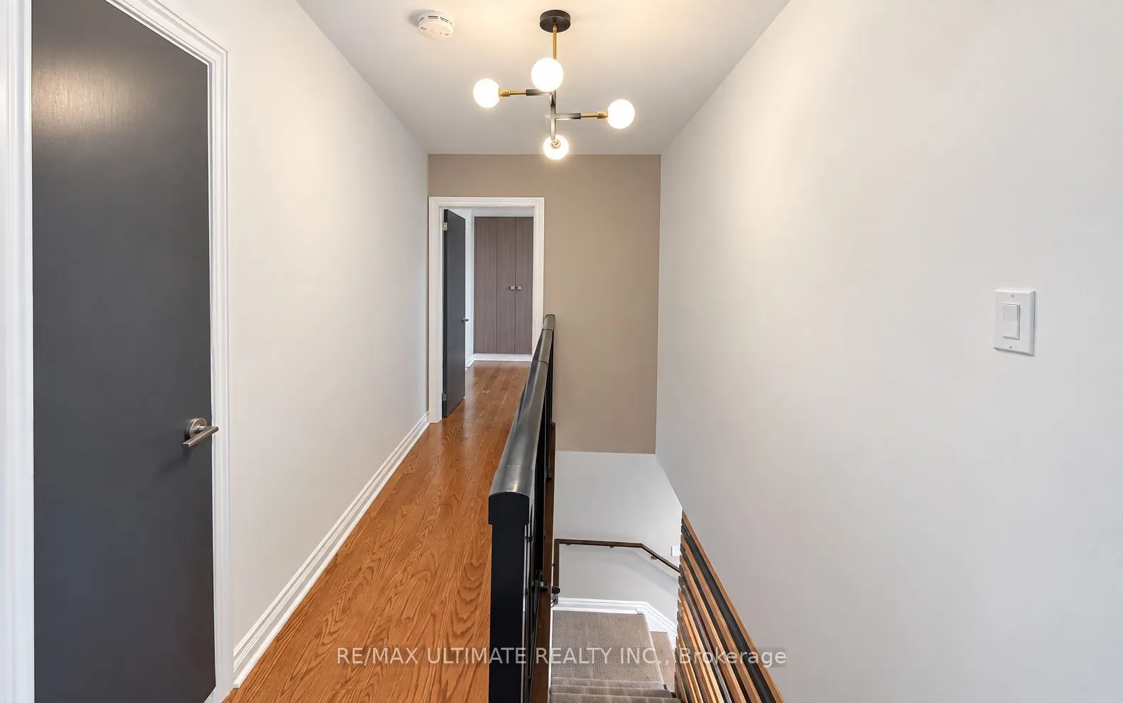 10 Noel Avenue