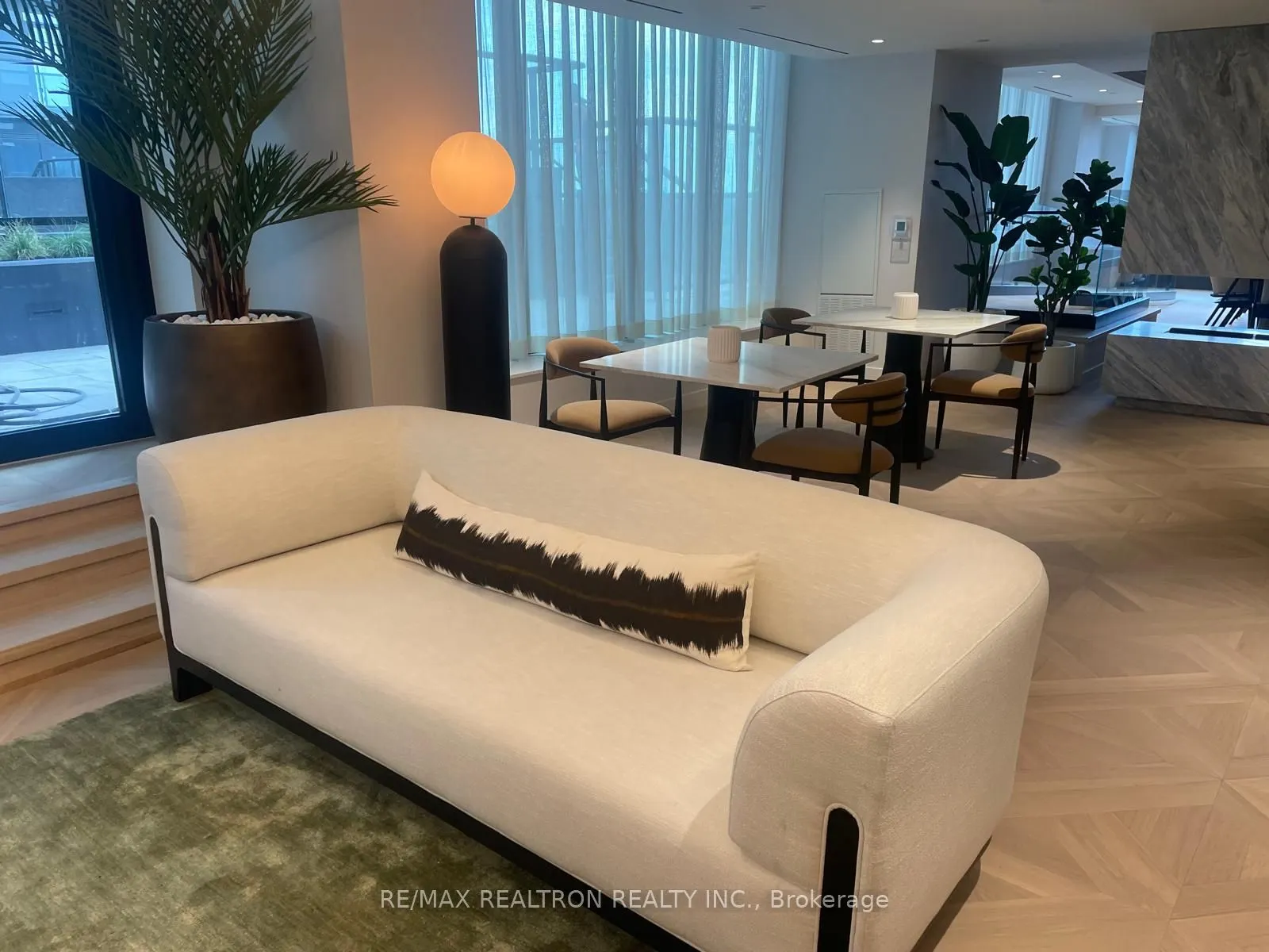 117 Broadway Avenue #1008