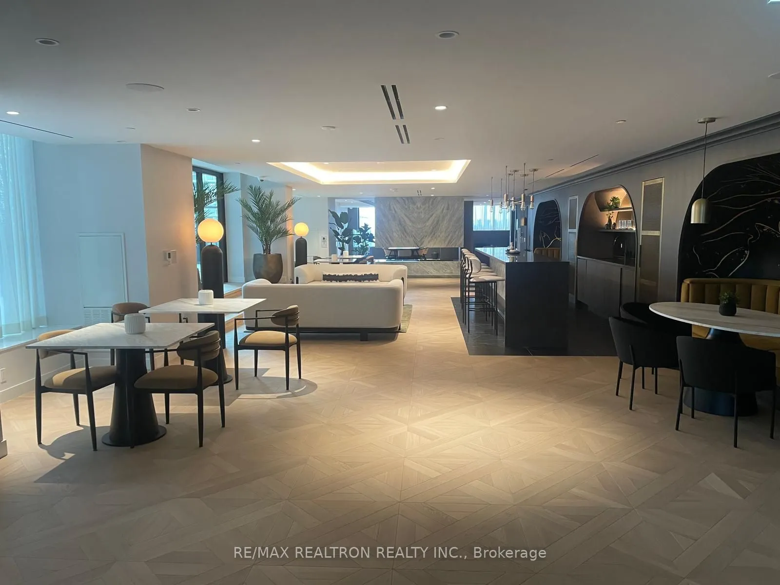 117 Broadway Avenue #1008