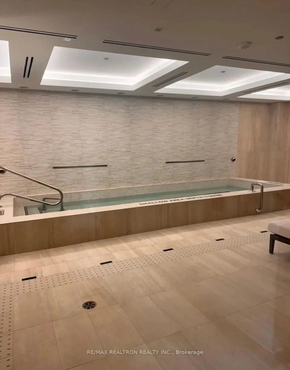 117 Broadway Avenue #1008