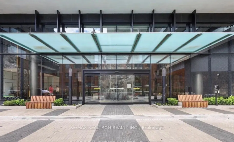 117 Broadway Avenue #1008