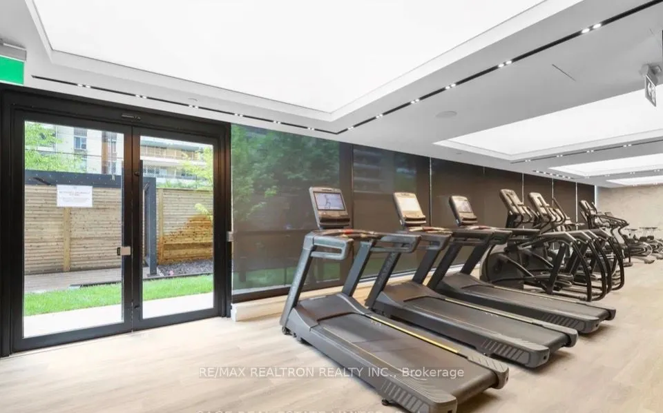 117 Broadway Avenue #1008