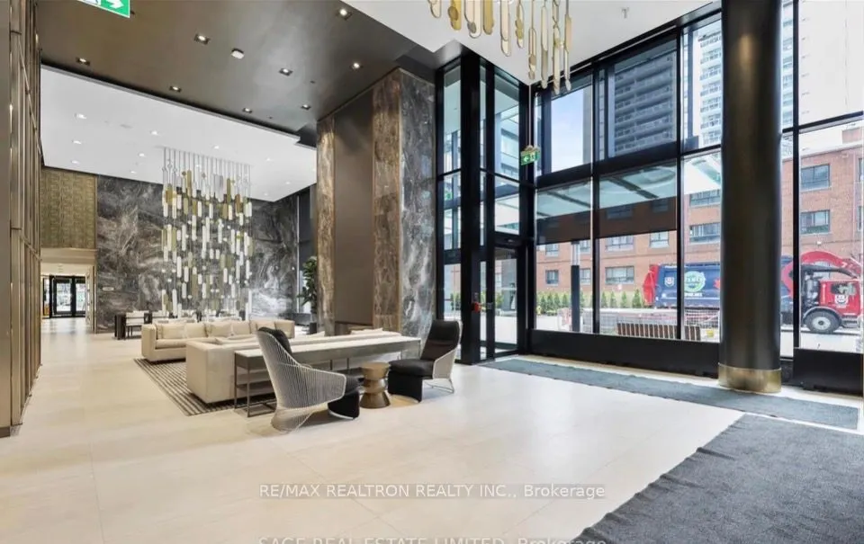 117 Broadway Avenue #1008