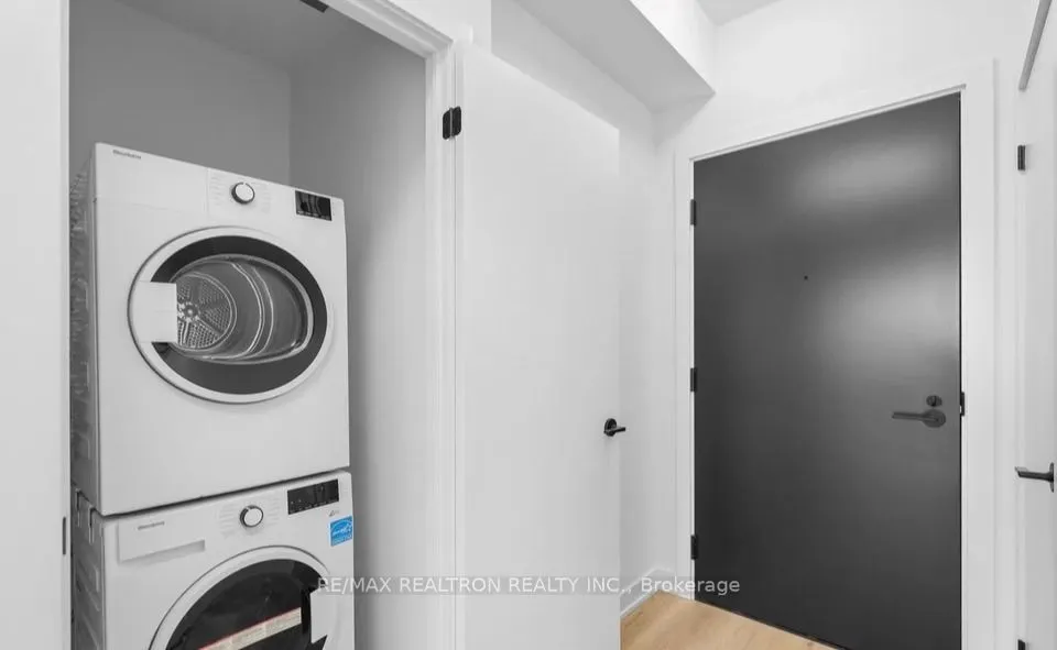 117 Broadway Avenue #1008