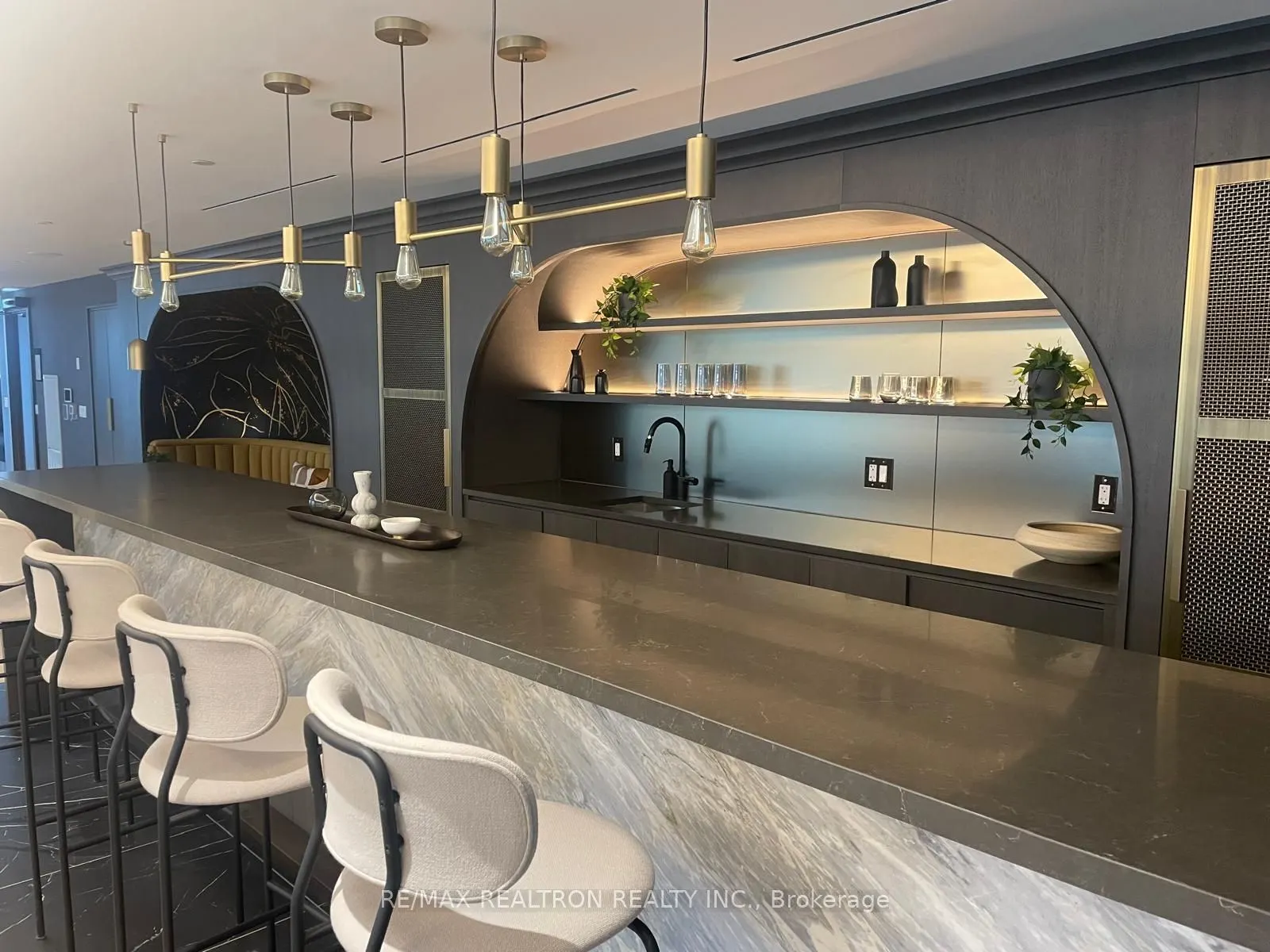 117 Broadway Avenue #1008