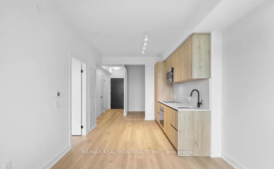 117 Broadway Avenue #1008