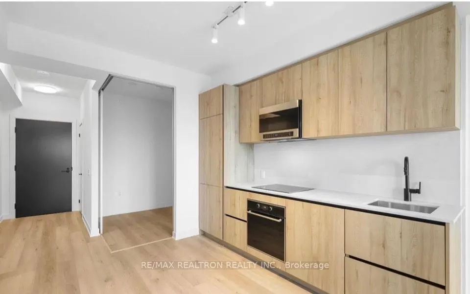 117 Broadway Avenue #1008