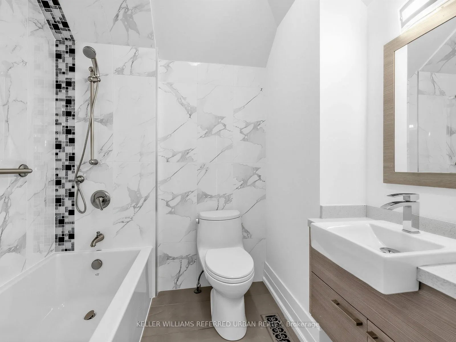 212 Empress Avenue