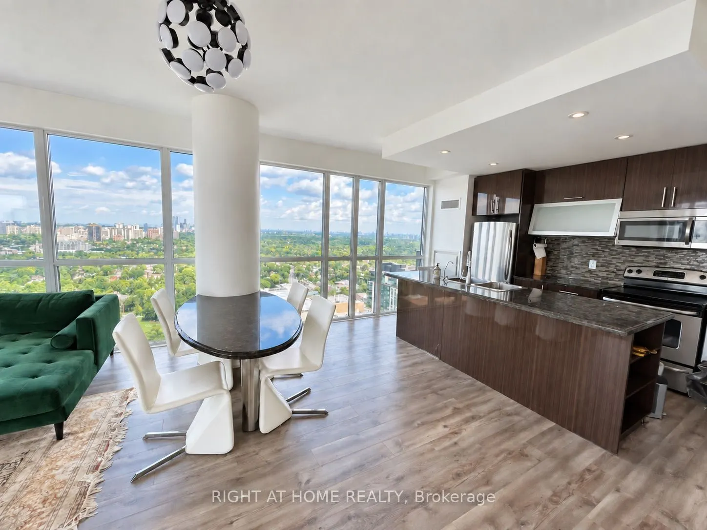 28 Ted Rogers Way #3808