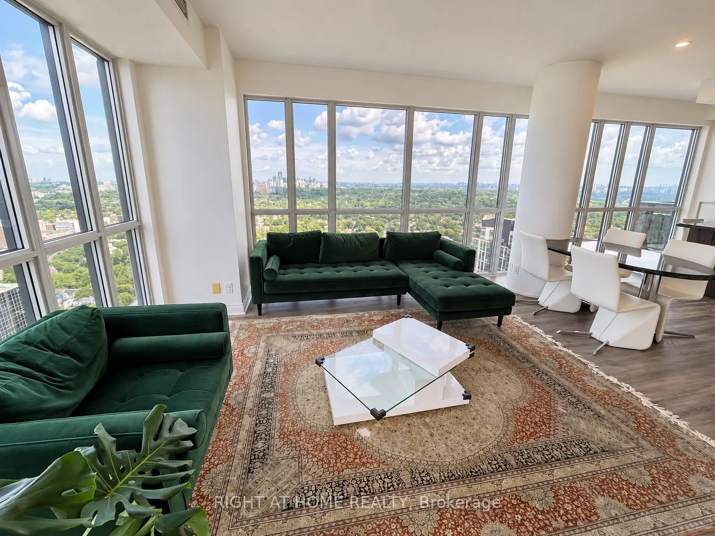 28 Ted Rogers Way #3808