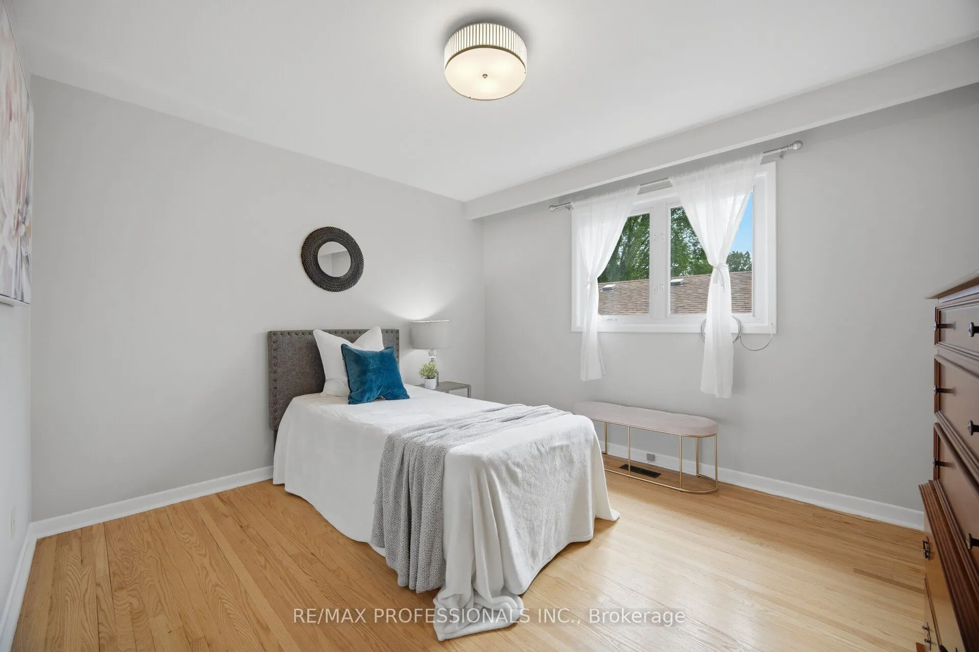 90 Peckham Avenue