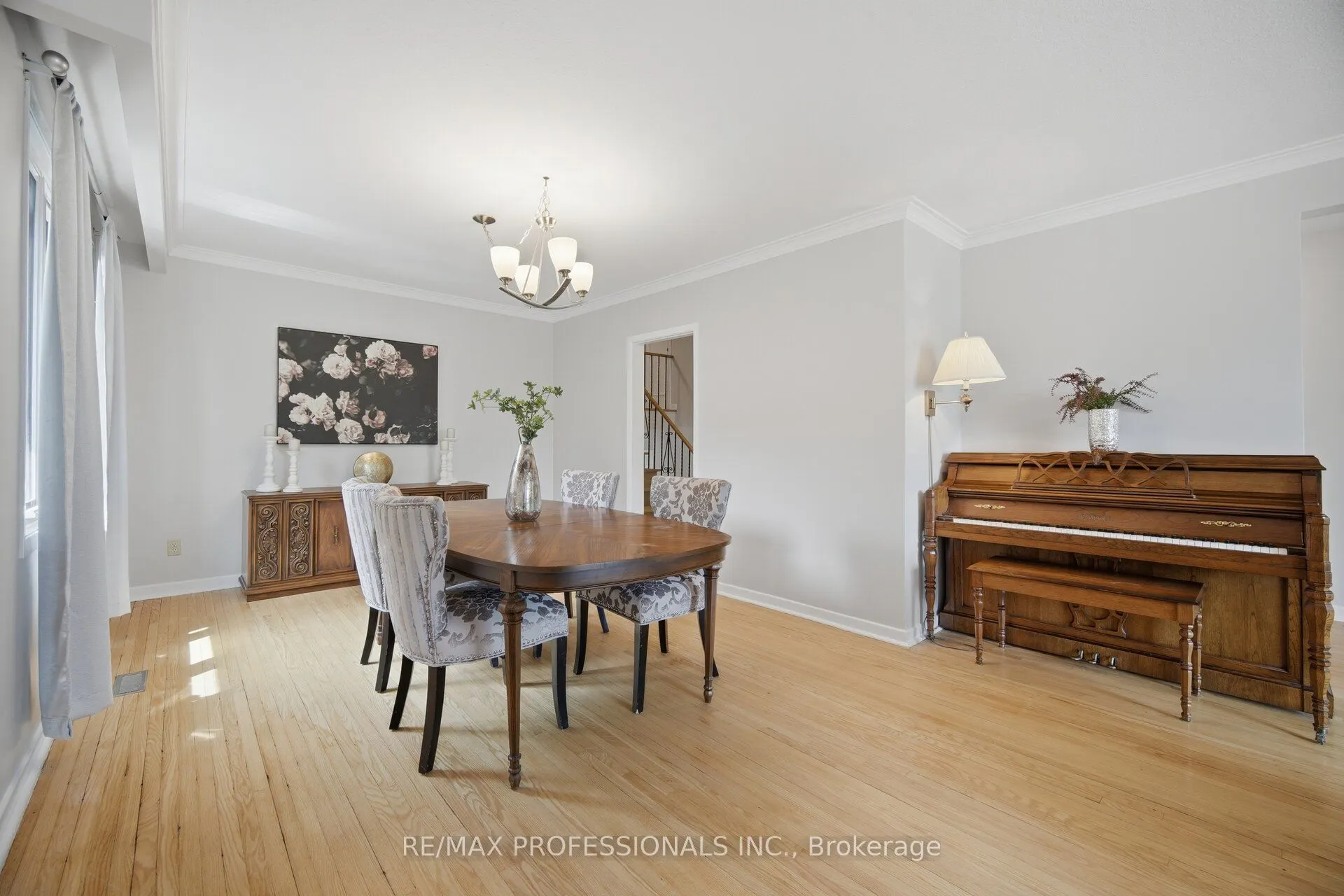 90 Peckham Avenue