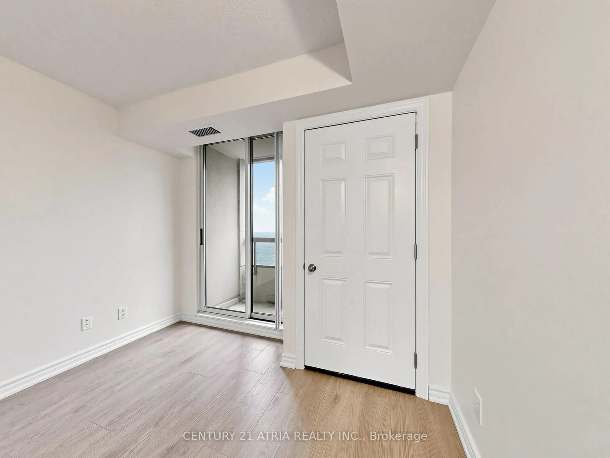 8 Hillcrest Avenue #2703