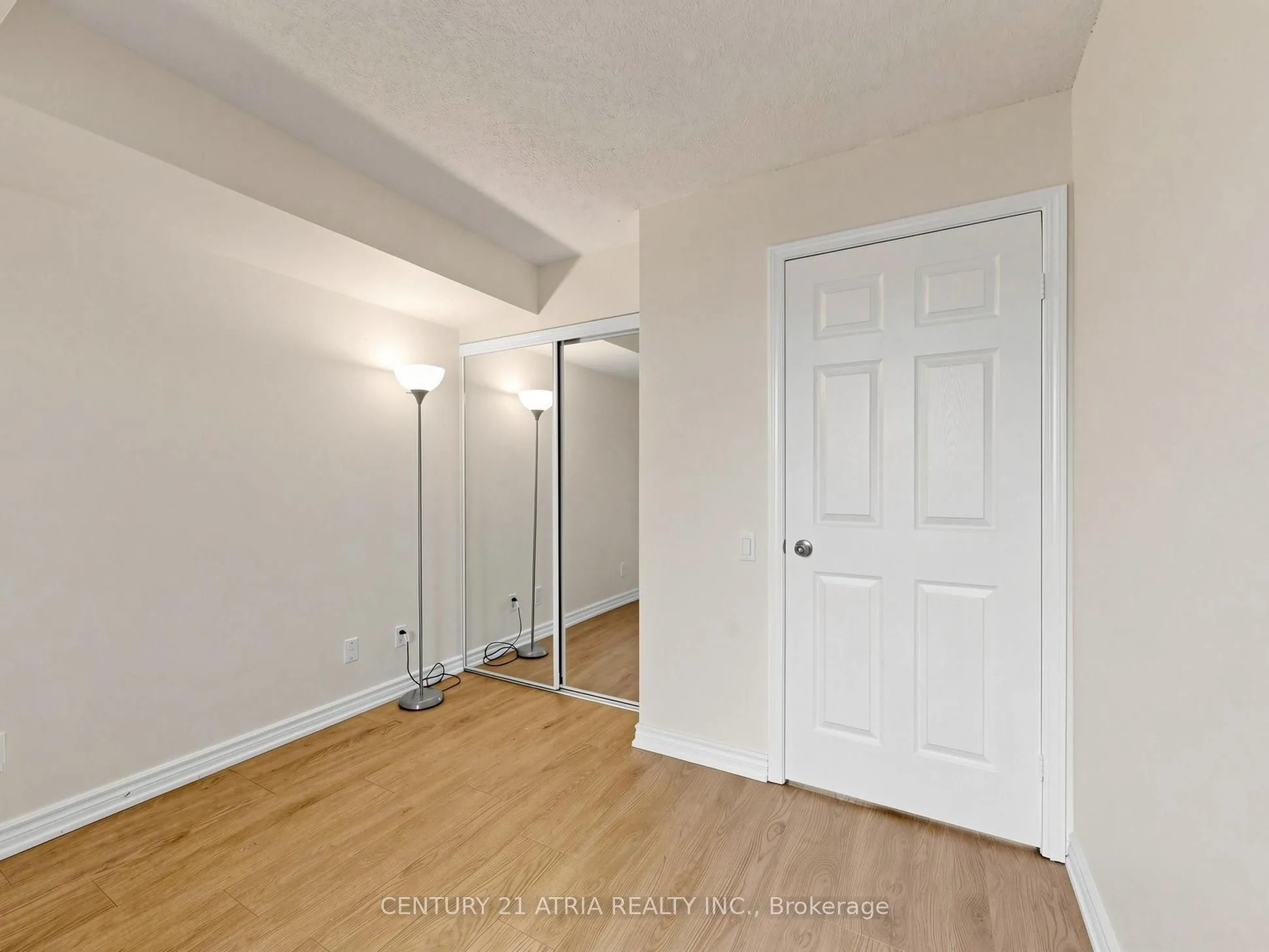 8 Hillcrest Avenue #2703