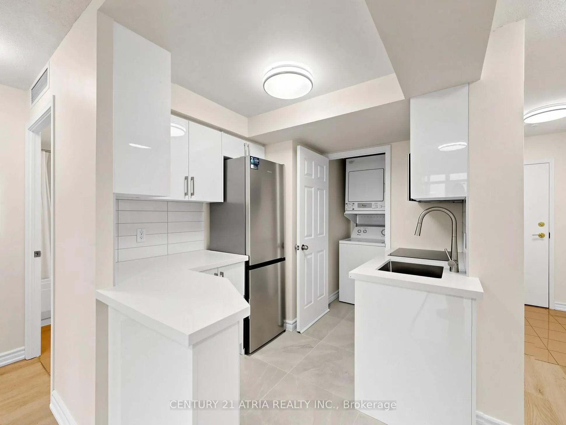 8 Hillcrest Avenue #2703