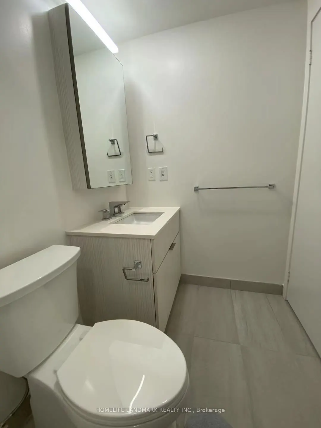 25 Richmond Street E #209