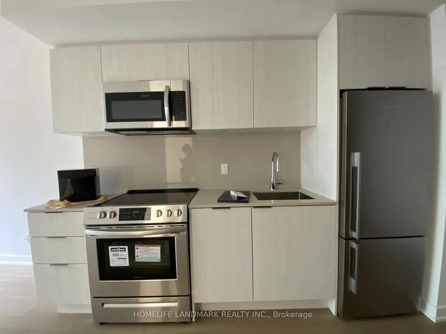 25 Richmond Street E #209