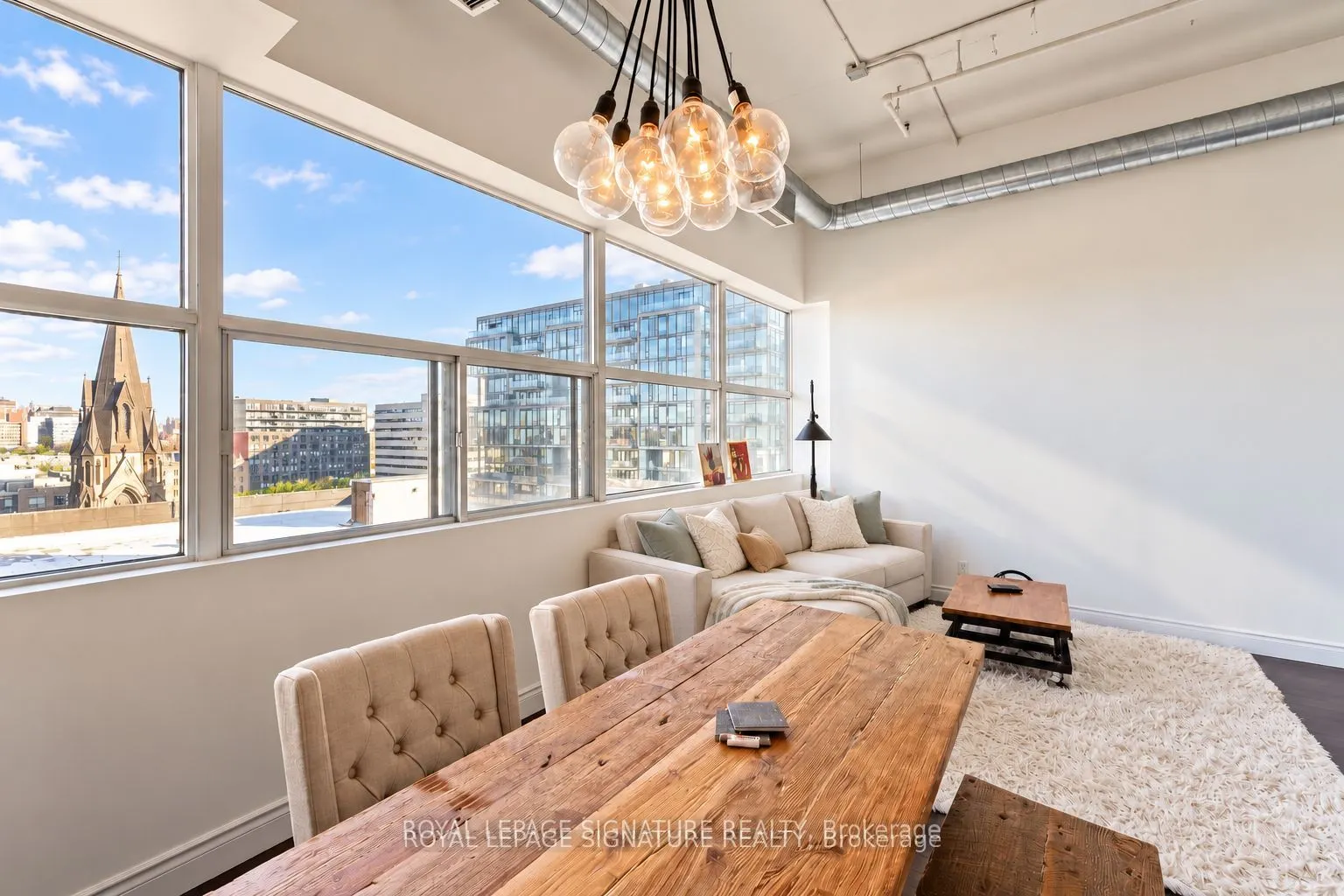 700 King Street W #1005